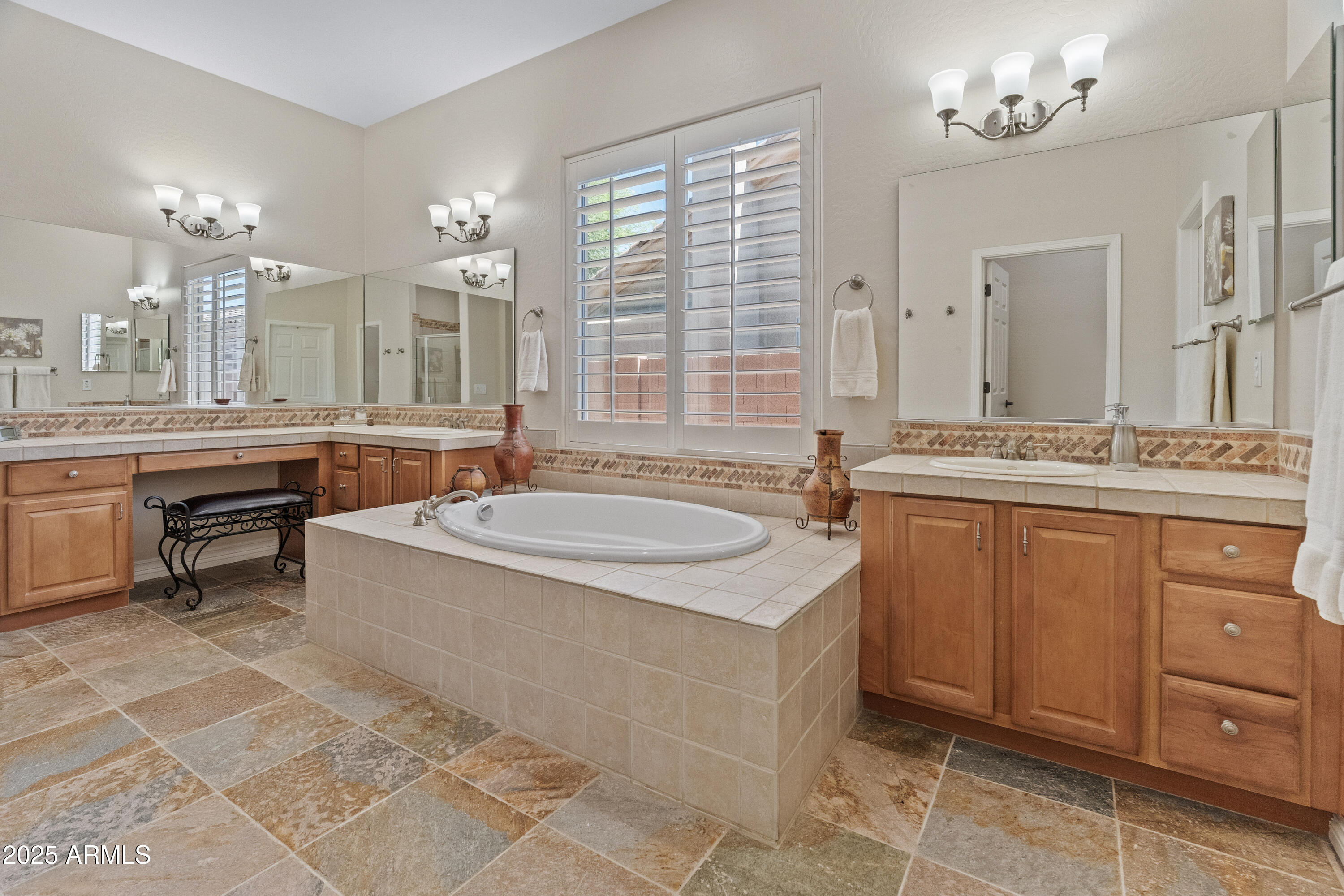 40715 N HARBOUR TOWN Court