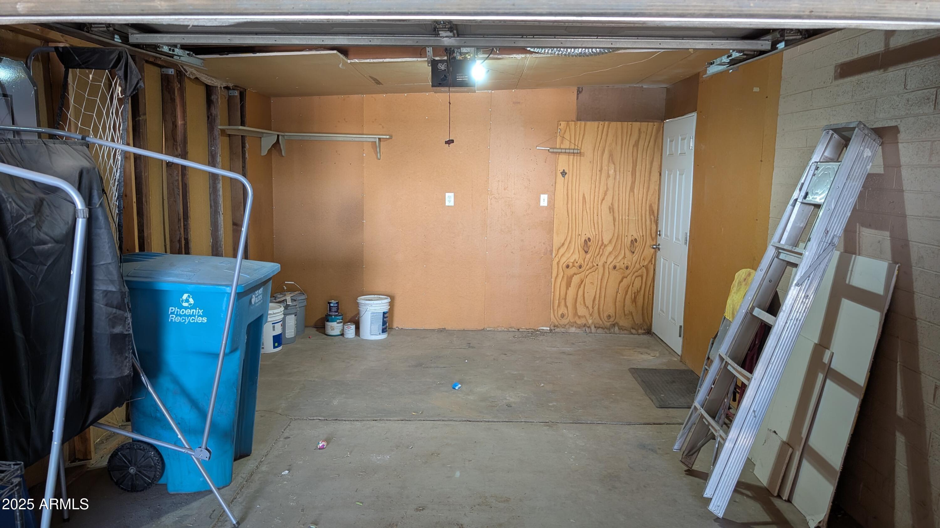 2927 W TOWNLEY Avenue