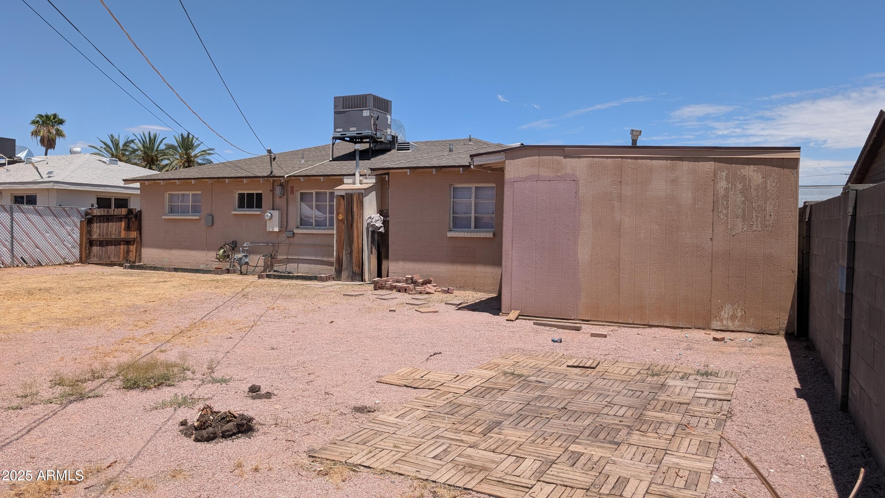 2927 W TOWNLEY Avenue