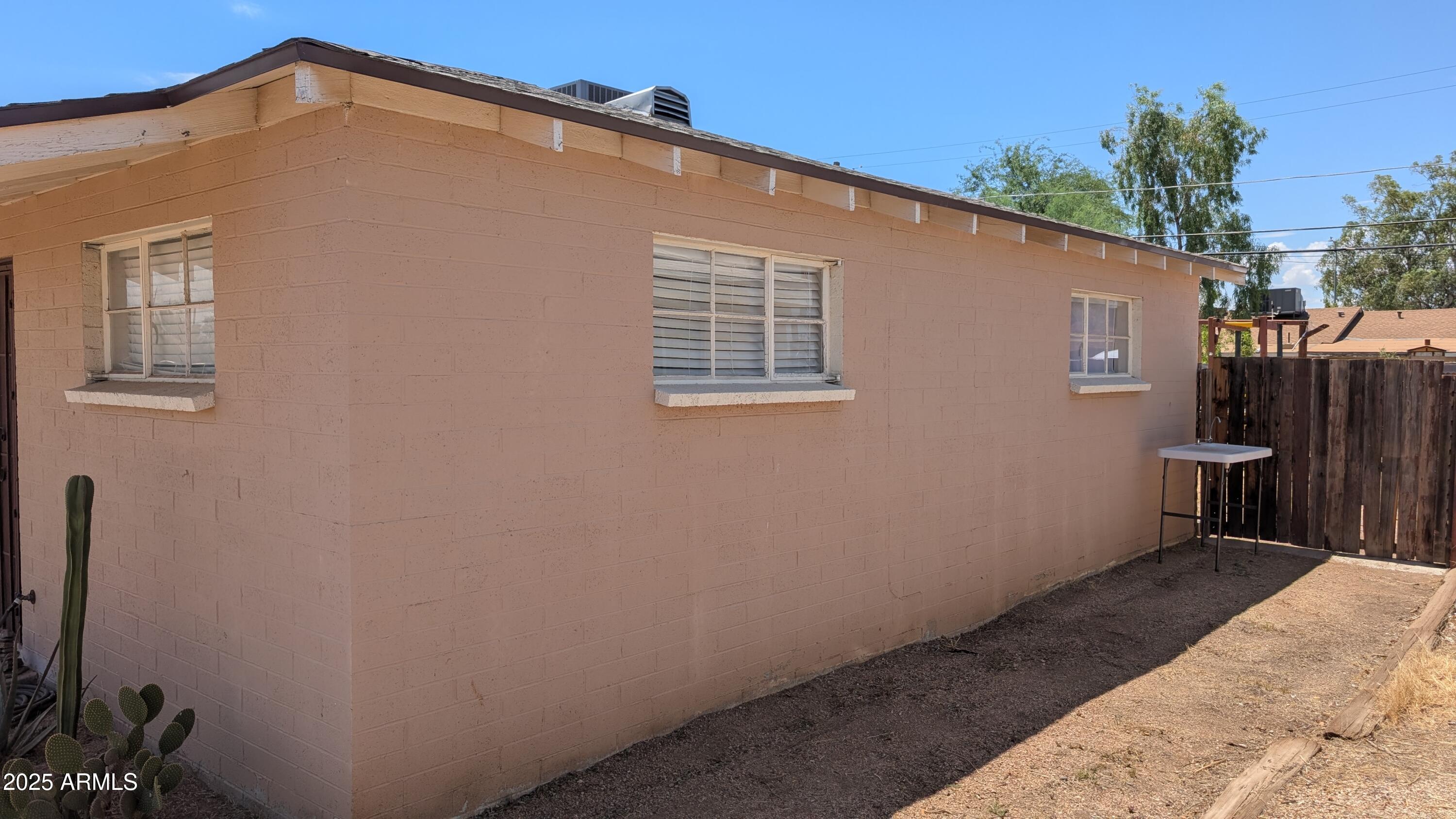 2927 W TOWNLEY Avenue