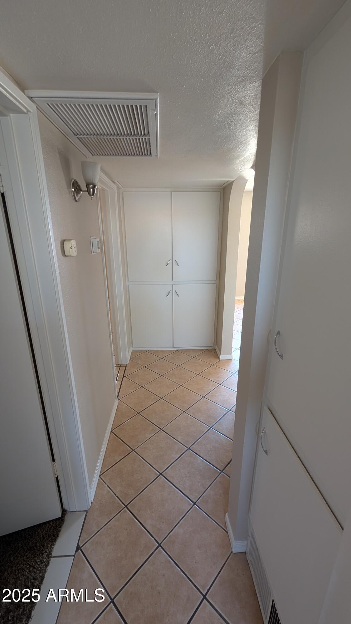 2927 W TOWNLEY Avenue