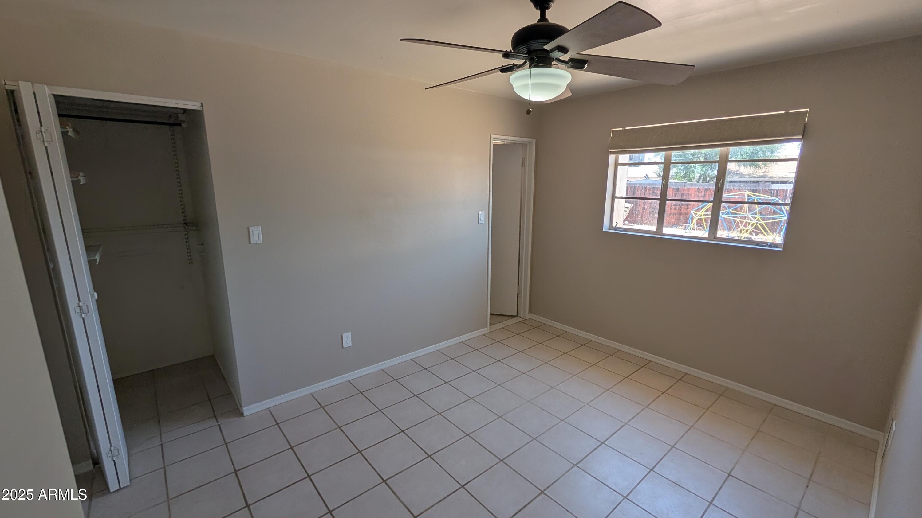 2927 W TOWNLEY Avenue