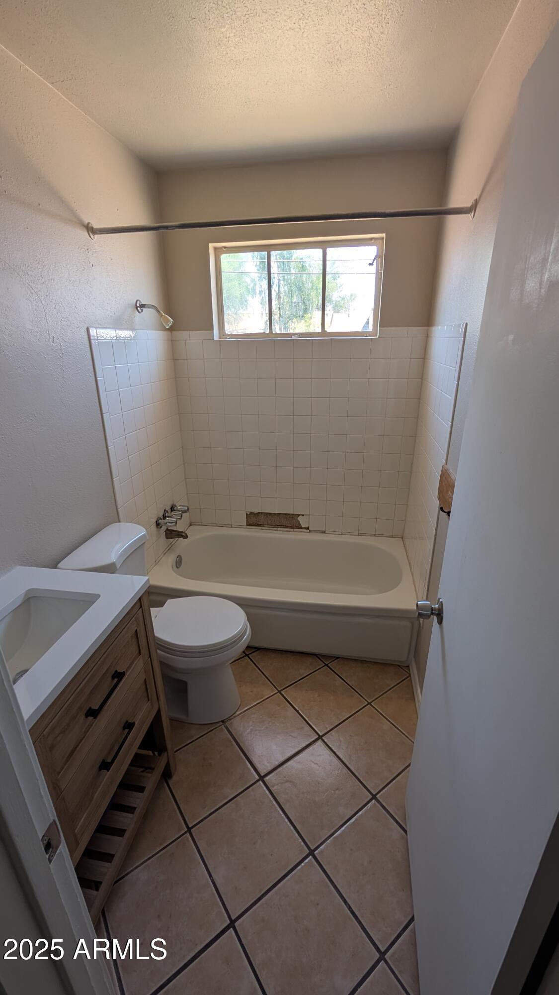 2927 W TOWNLEY Avenue