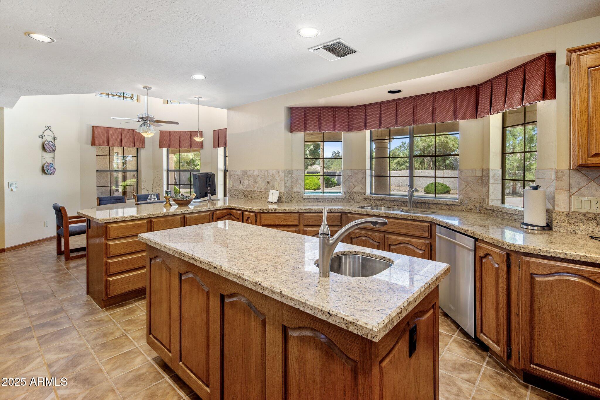 8815 N INVERGORDON Road