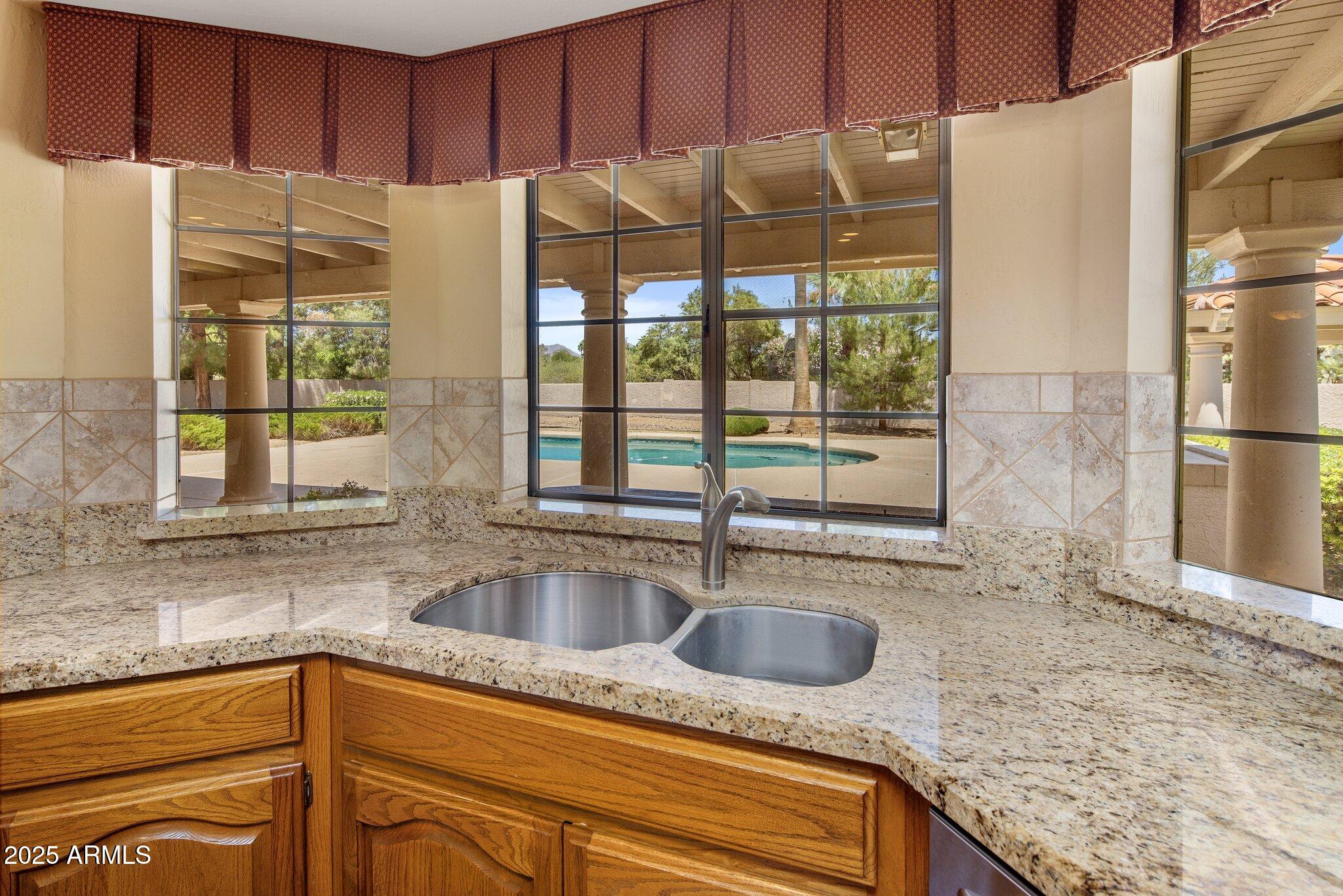 8815 N INVERGORDON Road