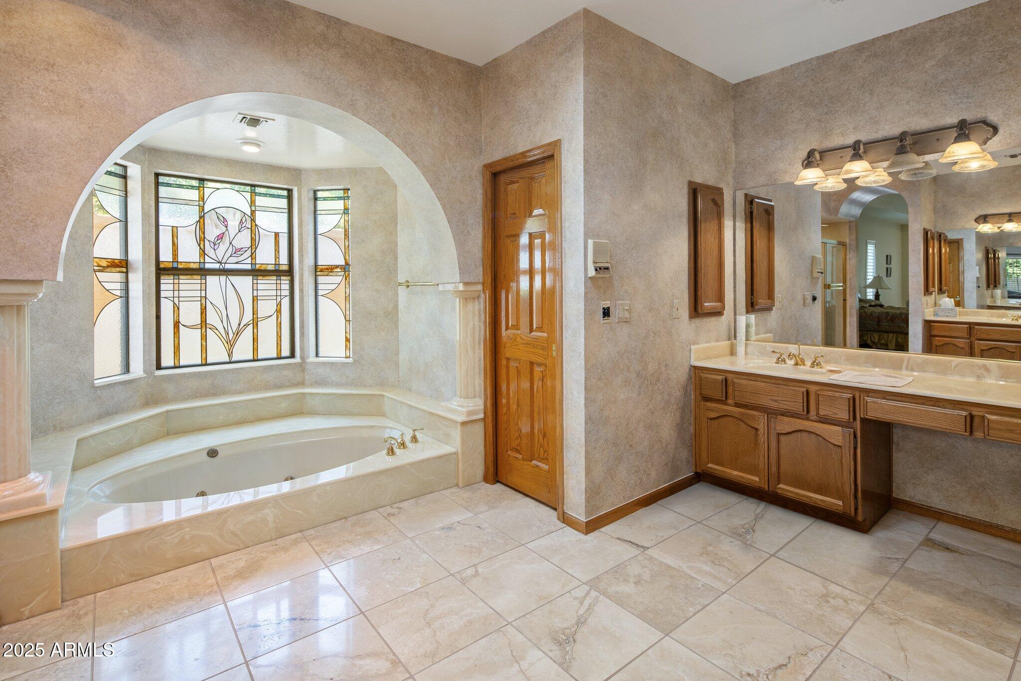 8815 N INVERGORDON Road