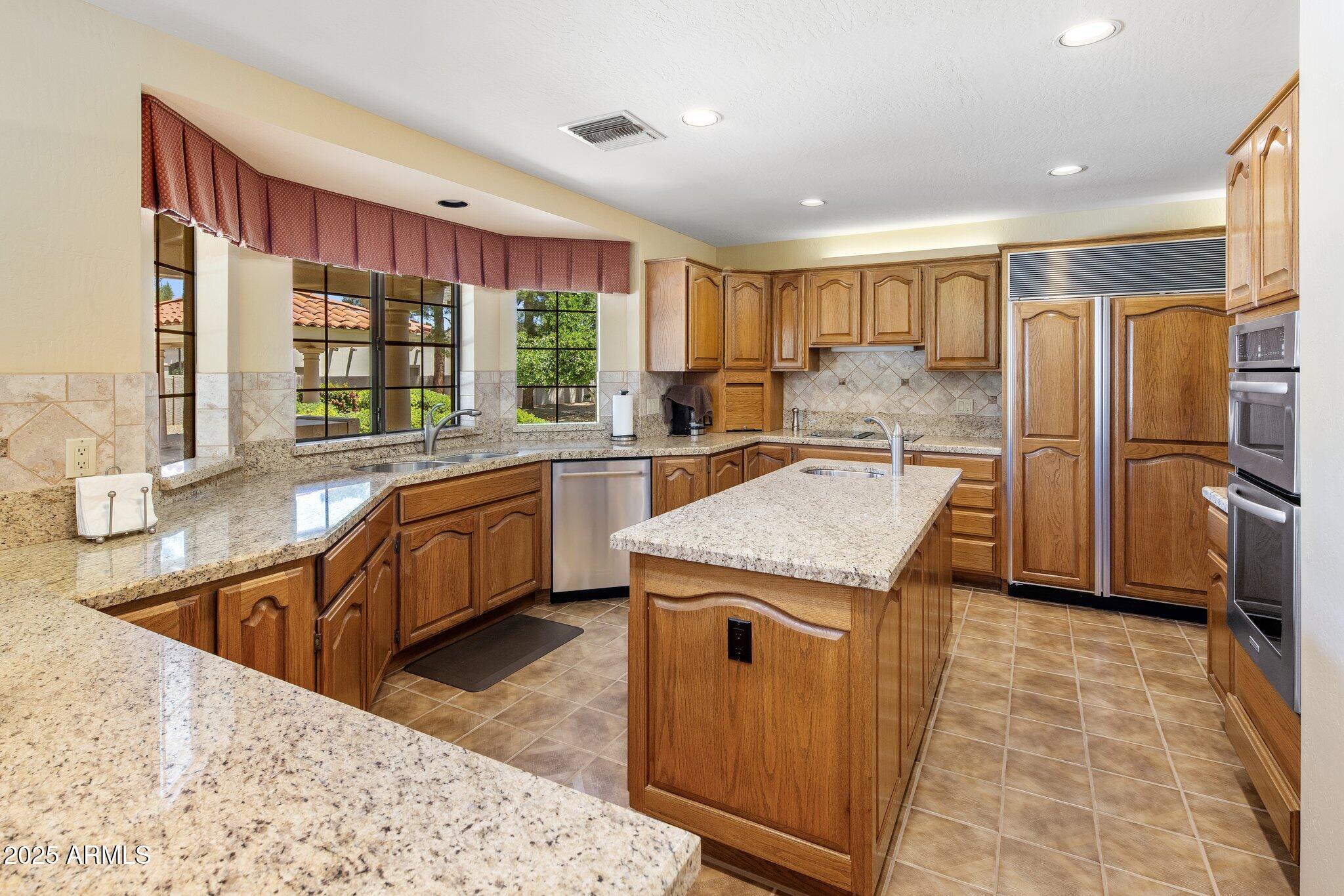 8815 N INVERGORDON Road