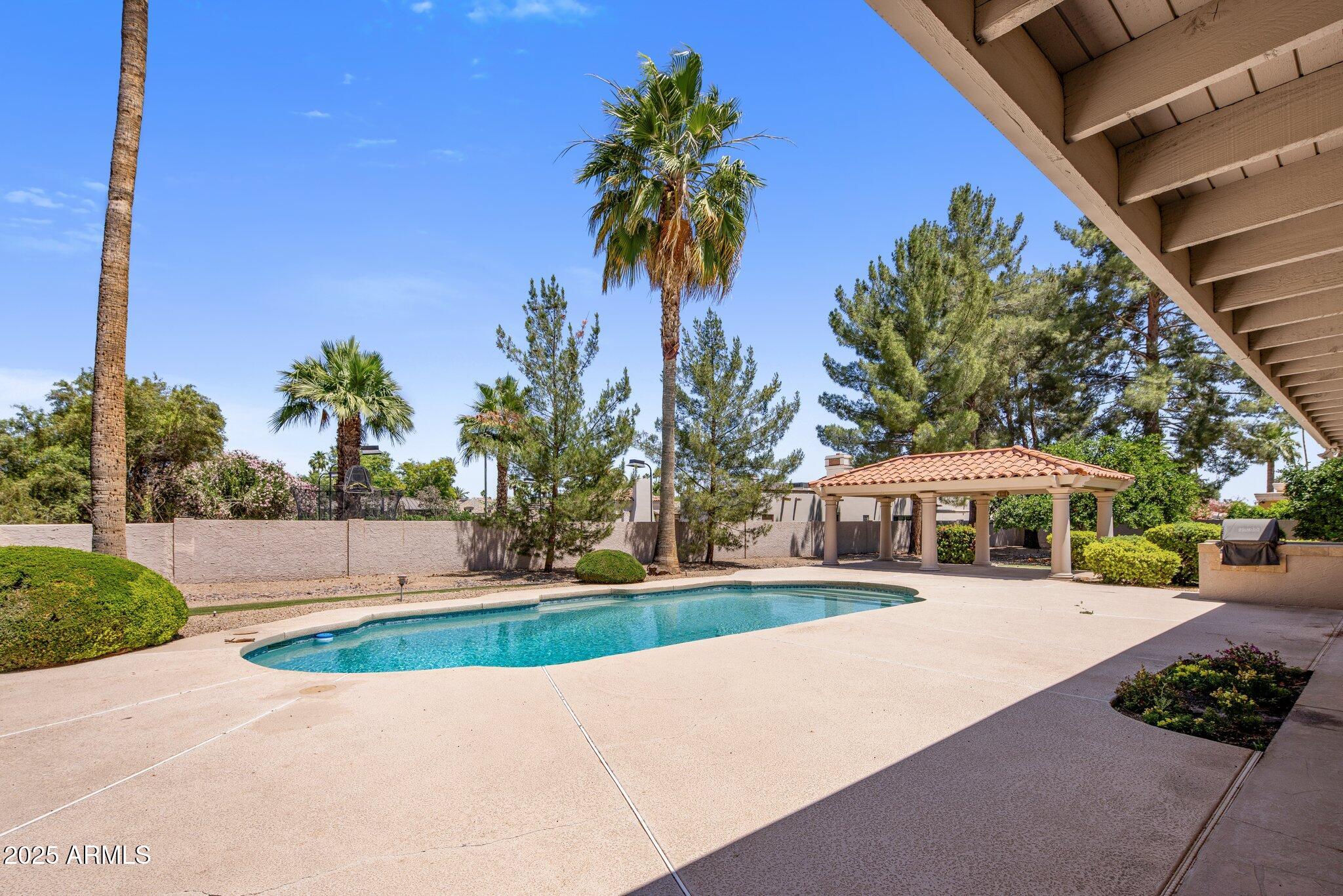 8815 N INVERGORDON Road