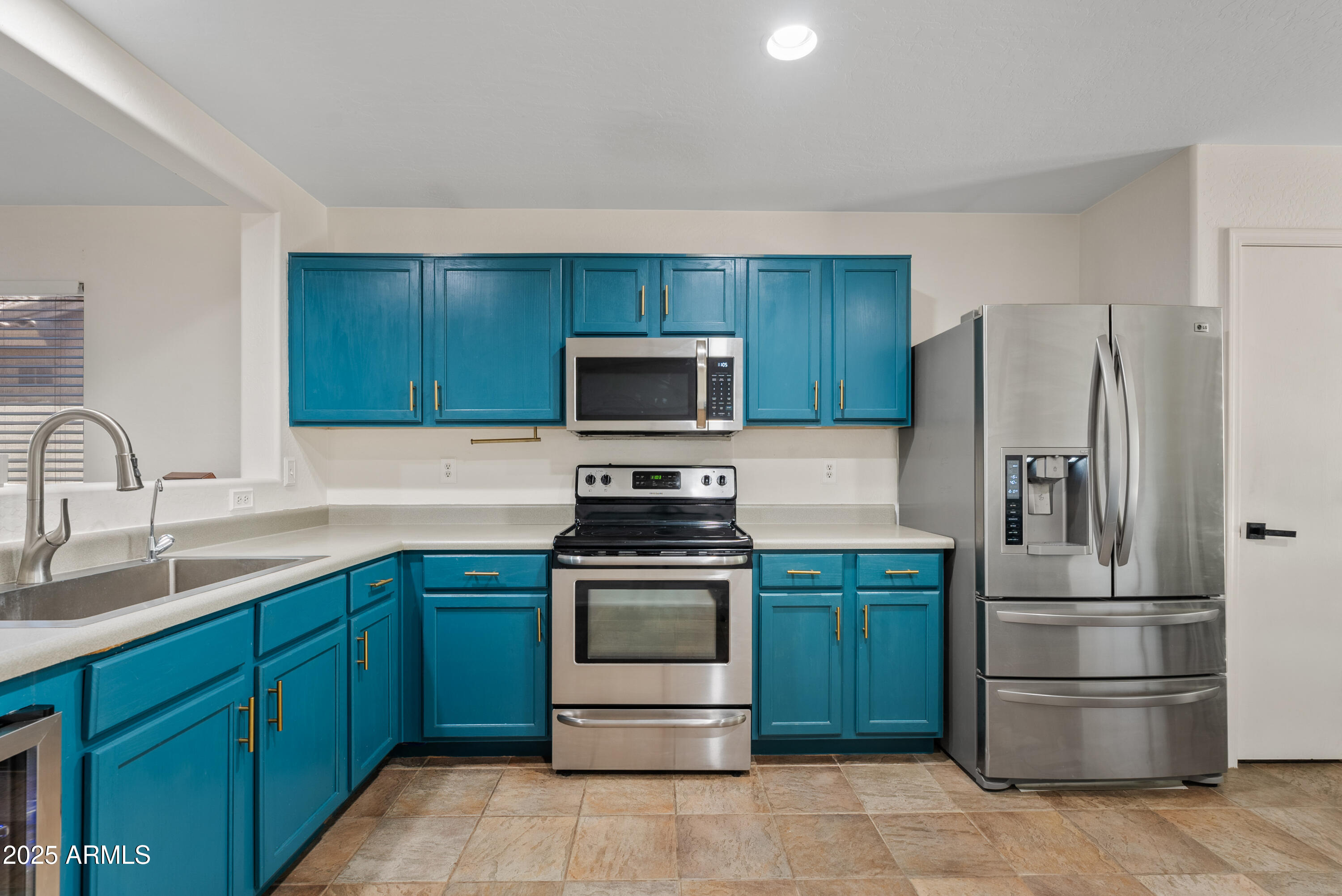 43907 W Sagebrush Trail