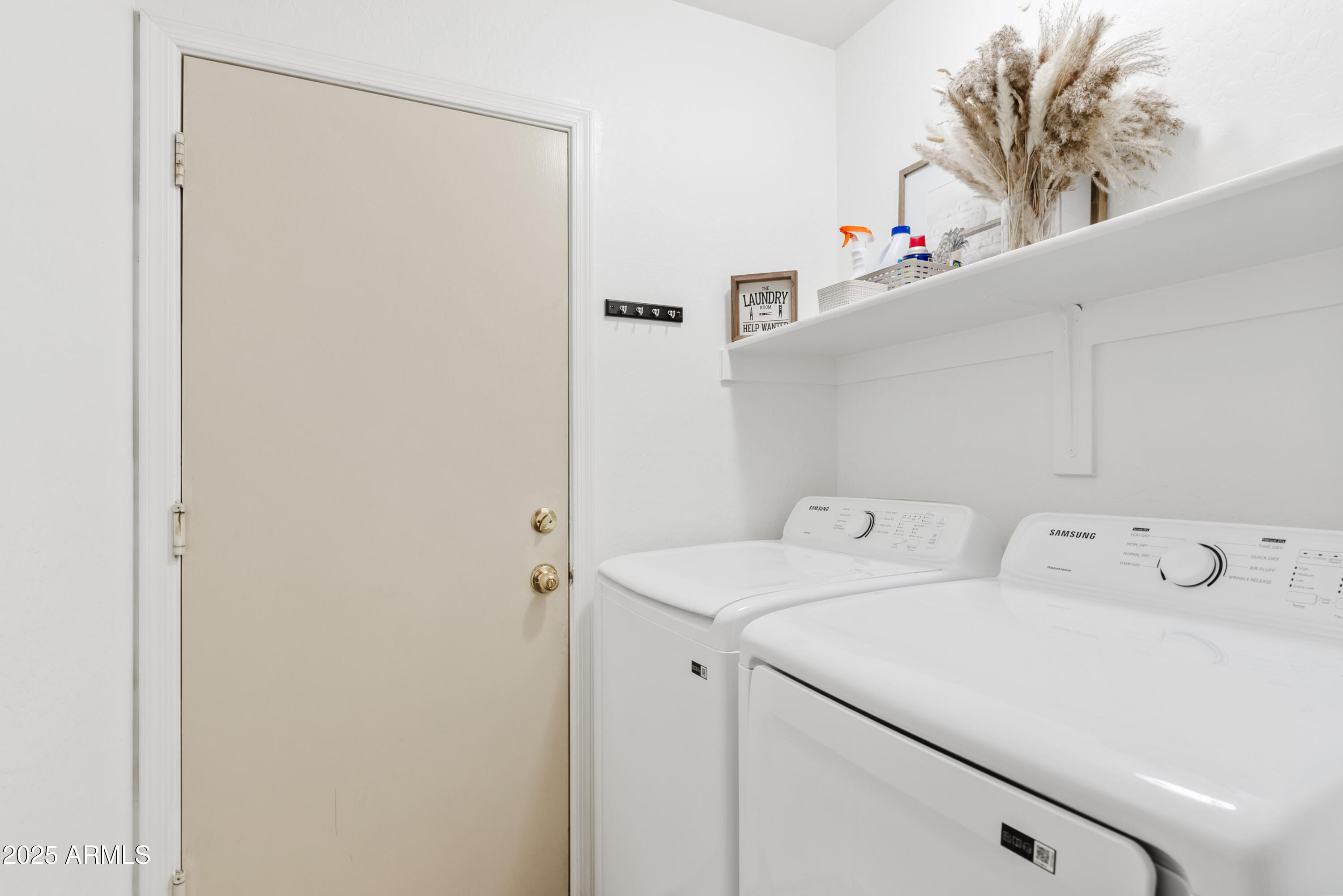 43907 W Sagebrush Trail