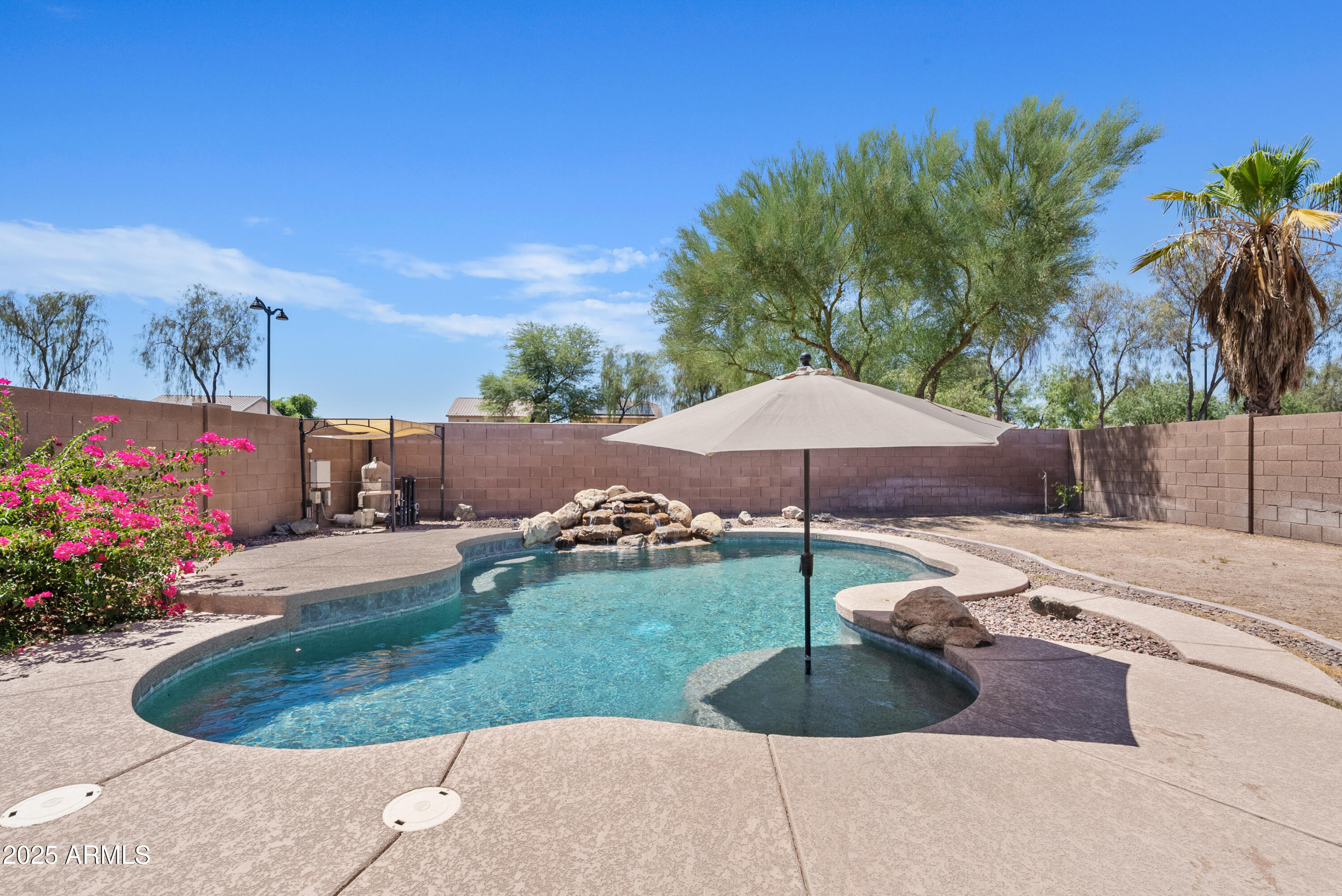 43907 W Sagebrush Trail