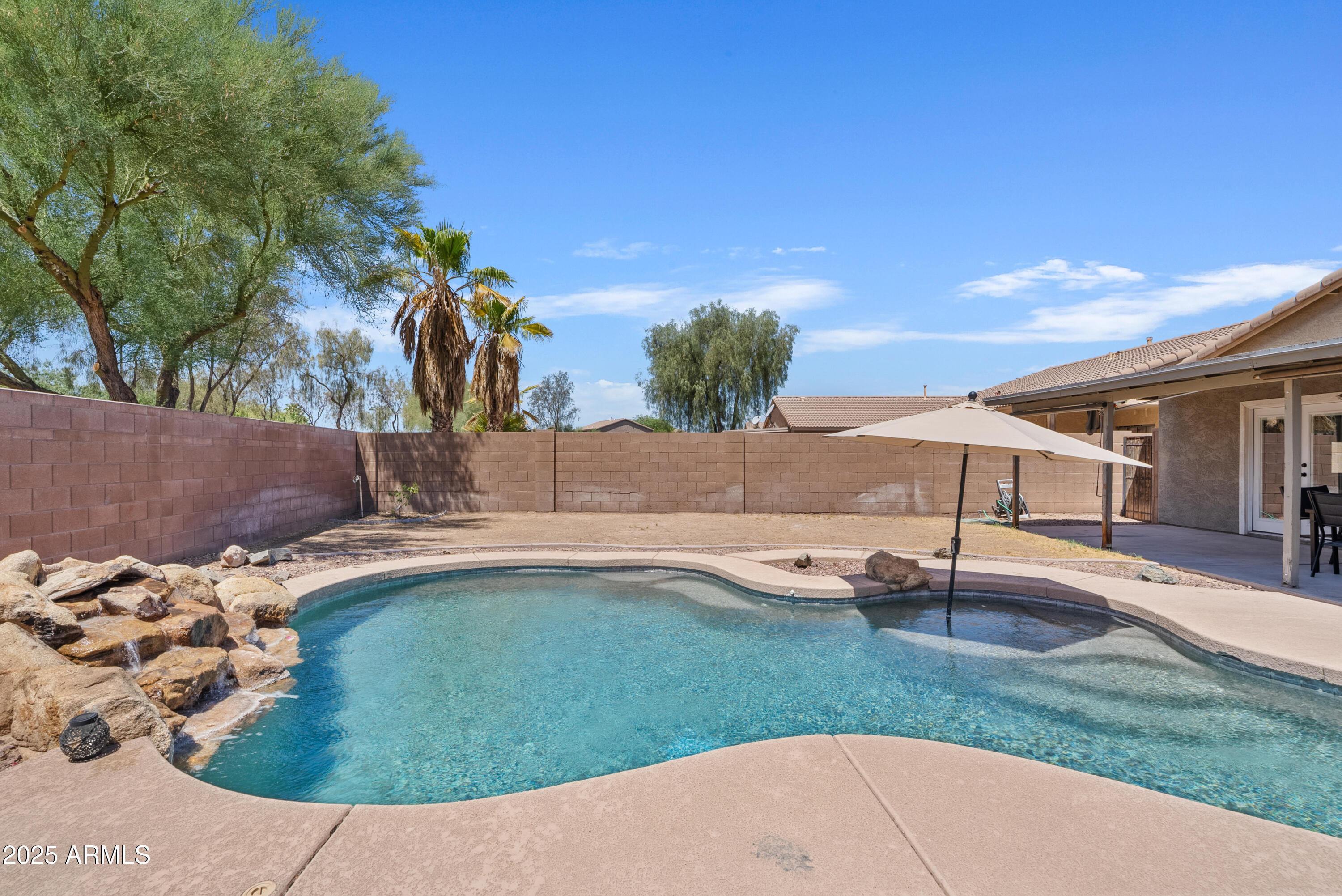 43907 W Sagebrush Trail