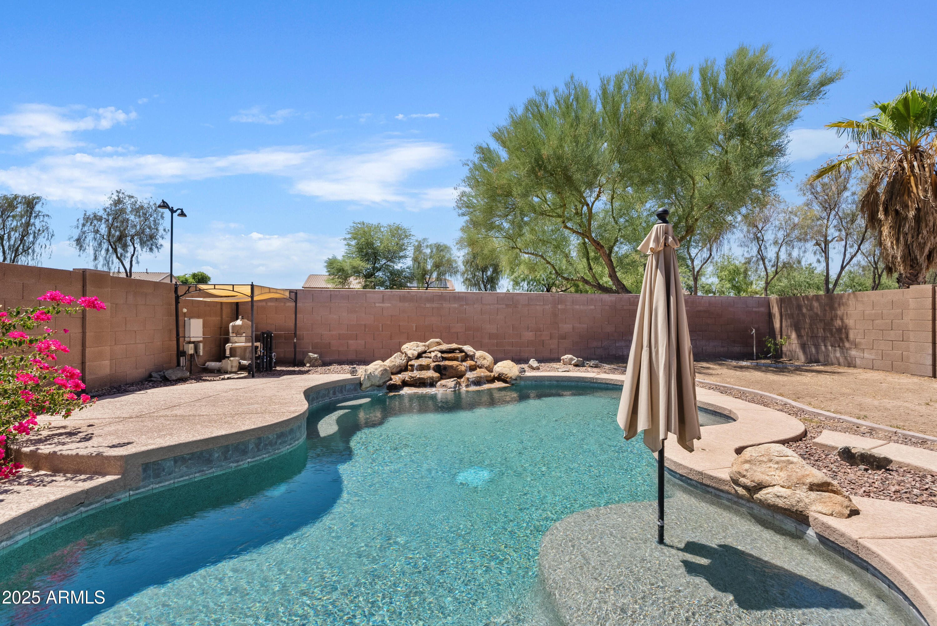 43907 W Sagebrush Trail