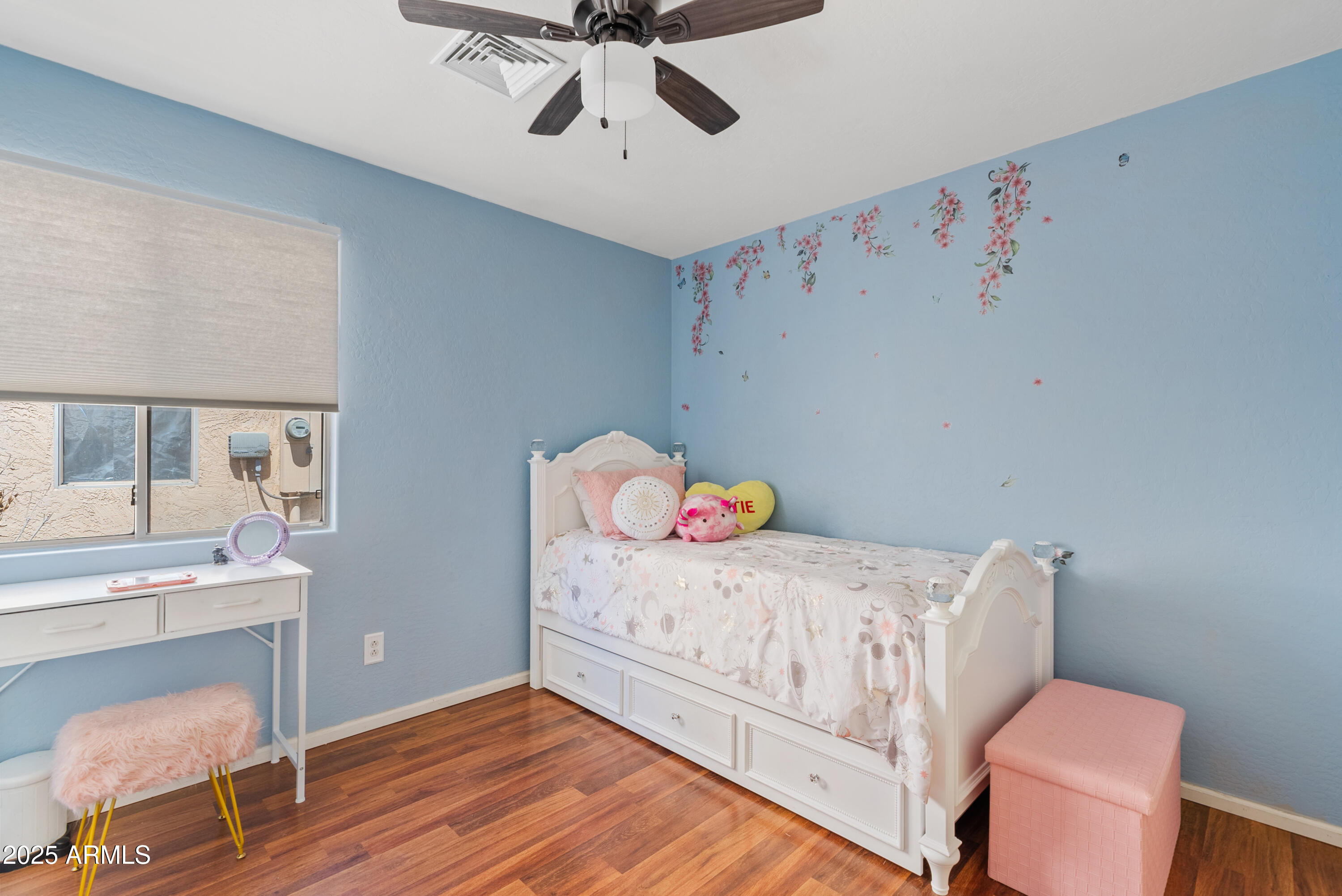 43907 W Sagebrush Trail