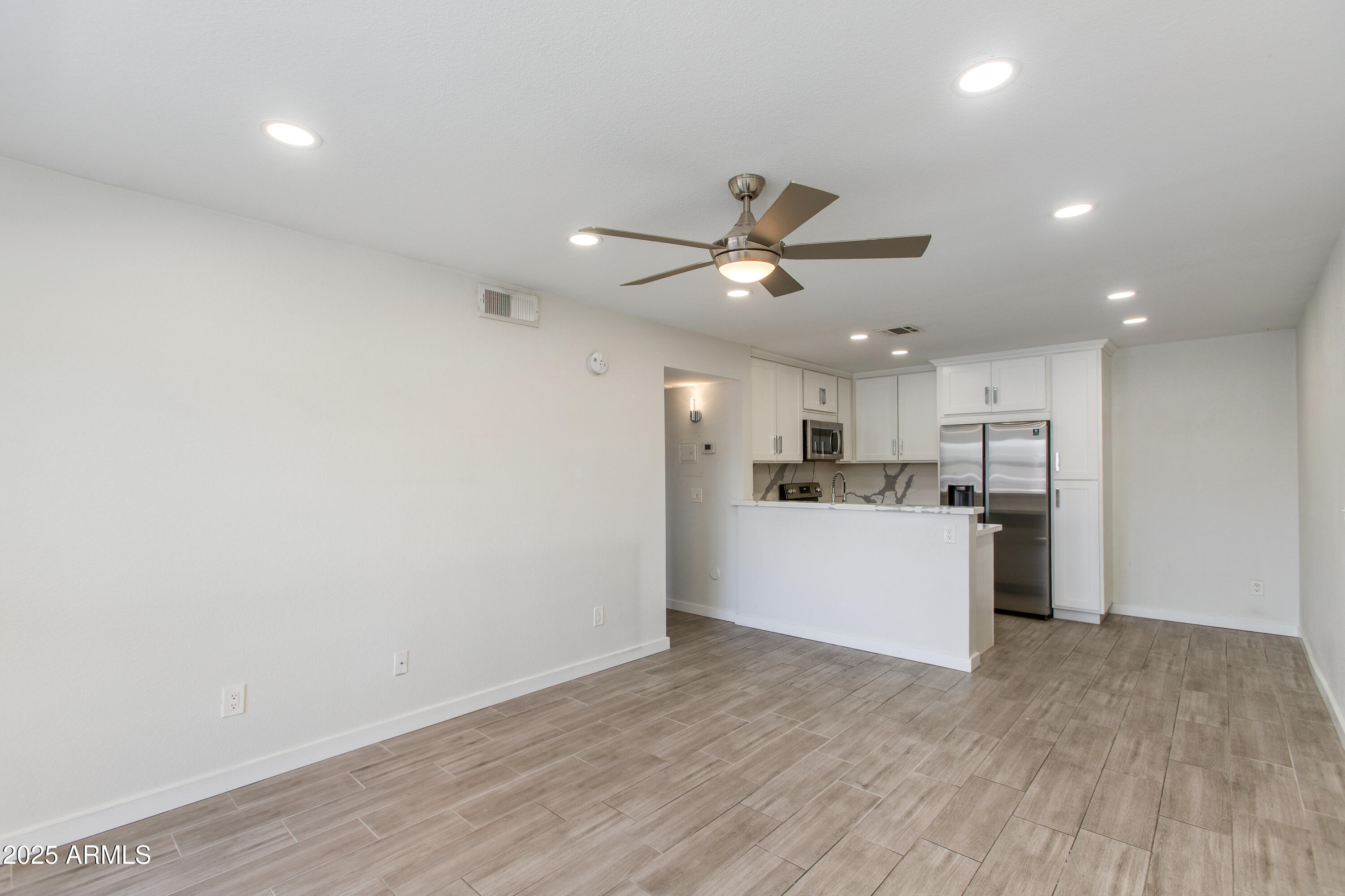 1720 E THUNDERBIRD Road, 1056