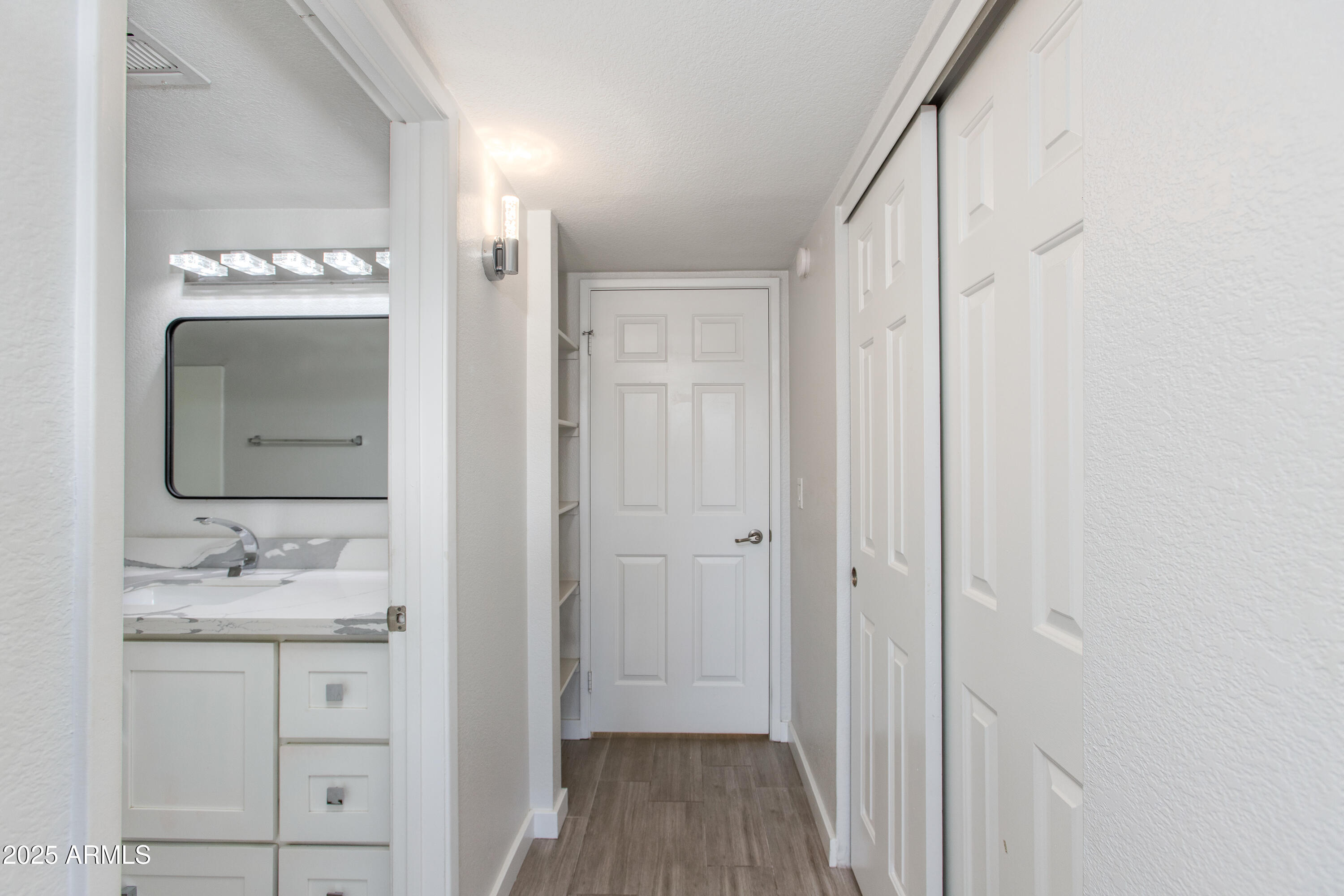 1720 E THUNDERBIRD Road, 1056