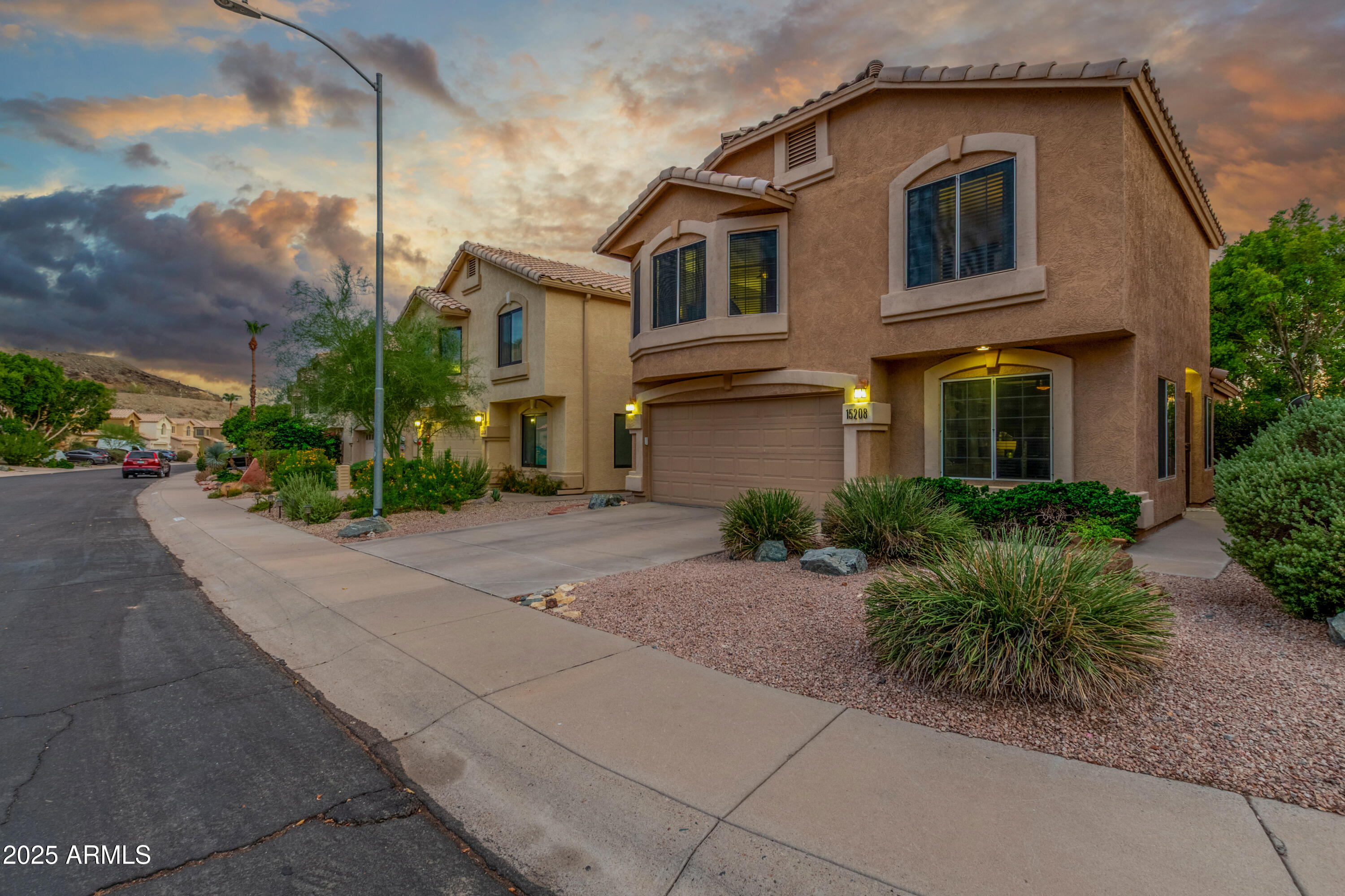 15208 S 14TH Place