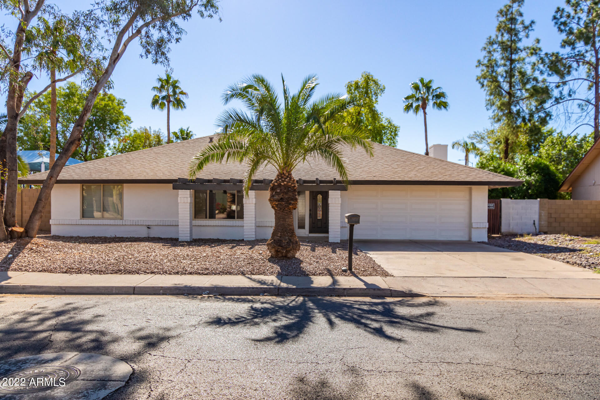 1333 W Medina Avenue