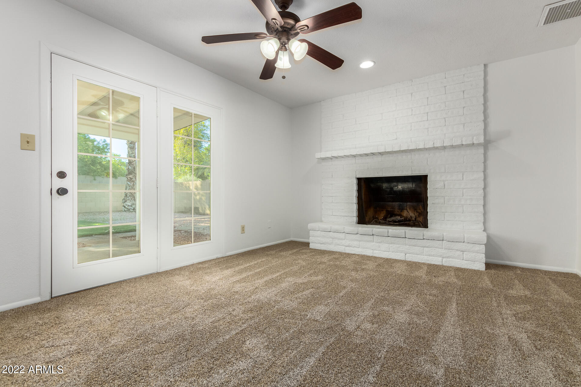 1333 W Medina Avenue