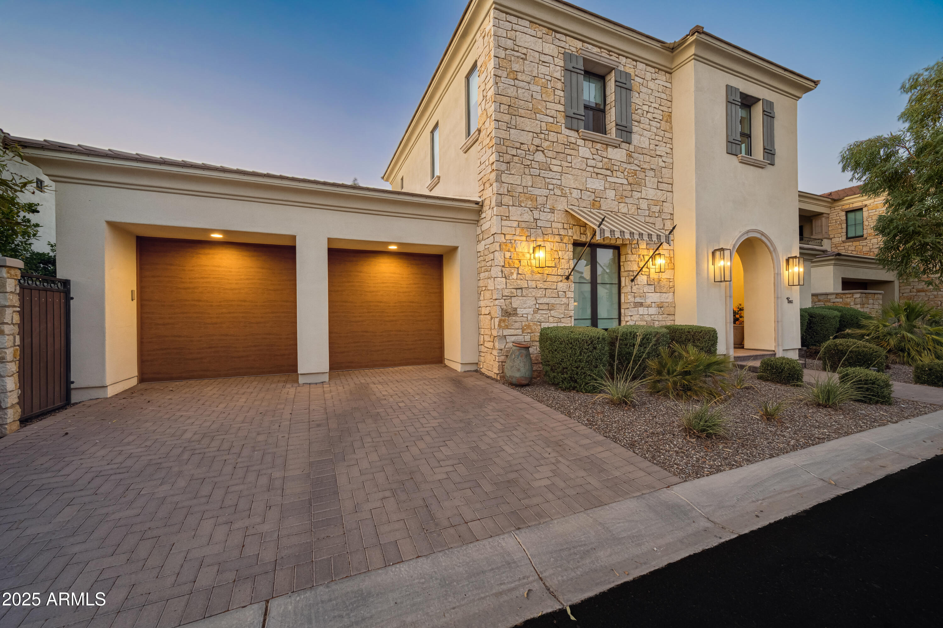 3912 E CRITTENDEN Lane