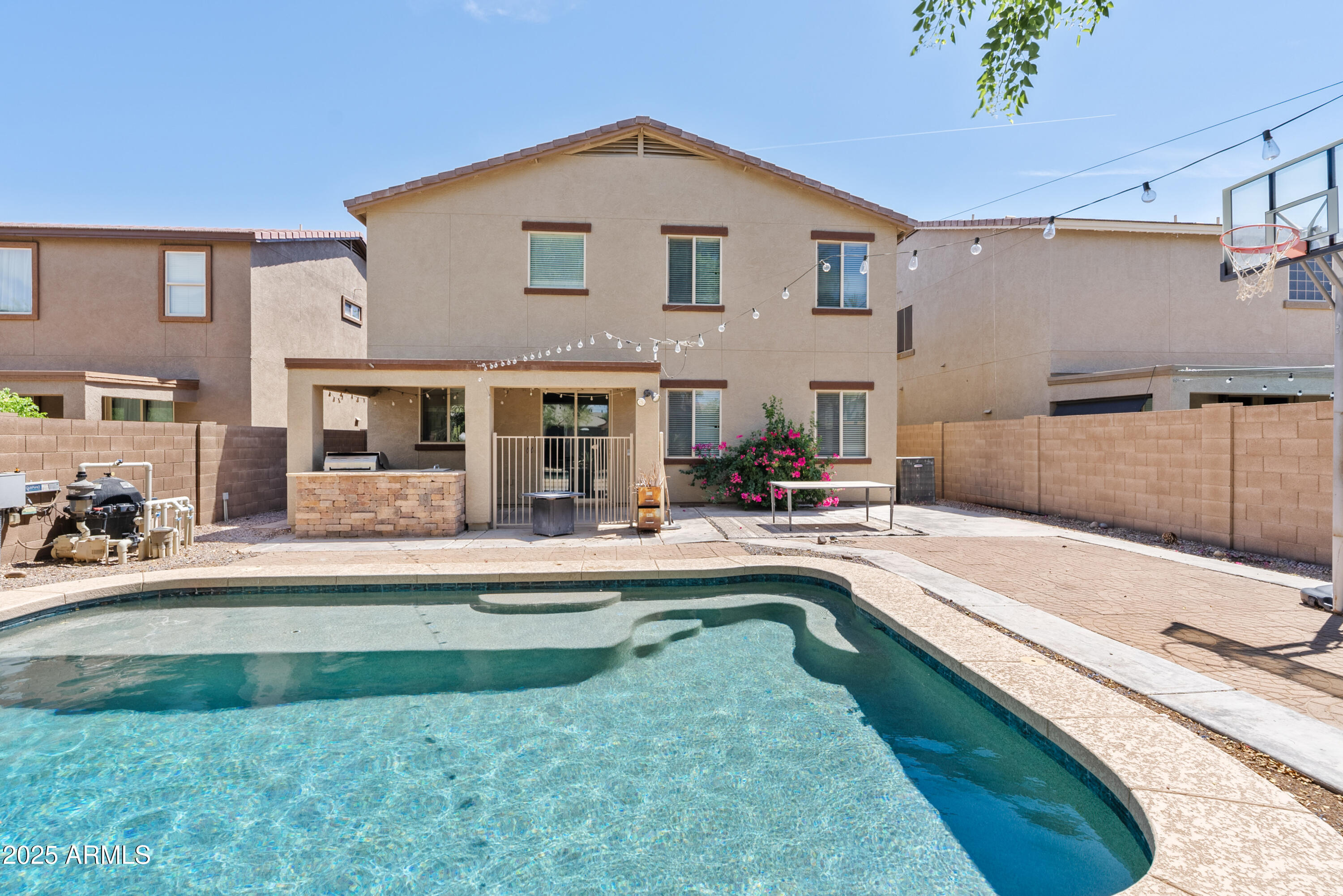 3850 E Longhorn Street