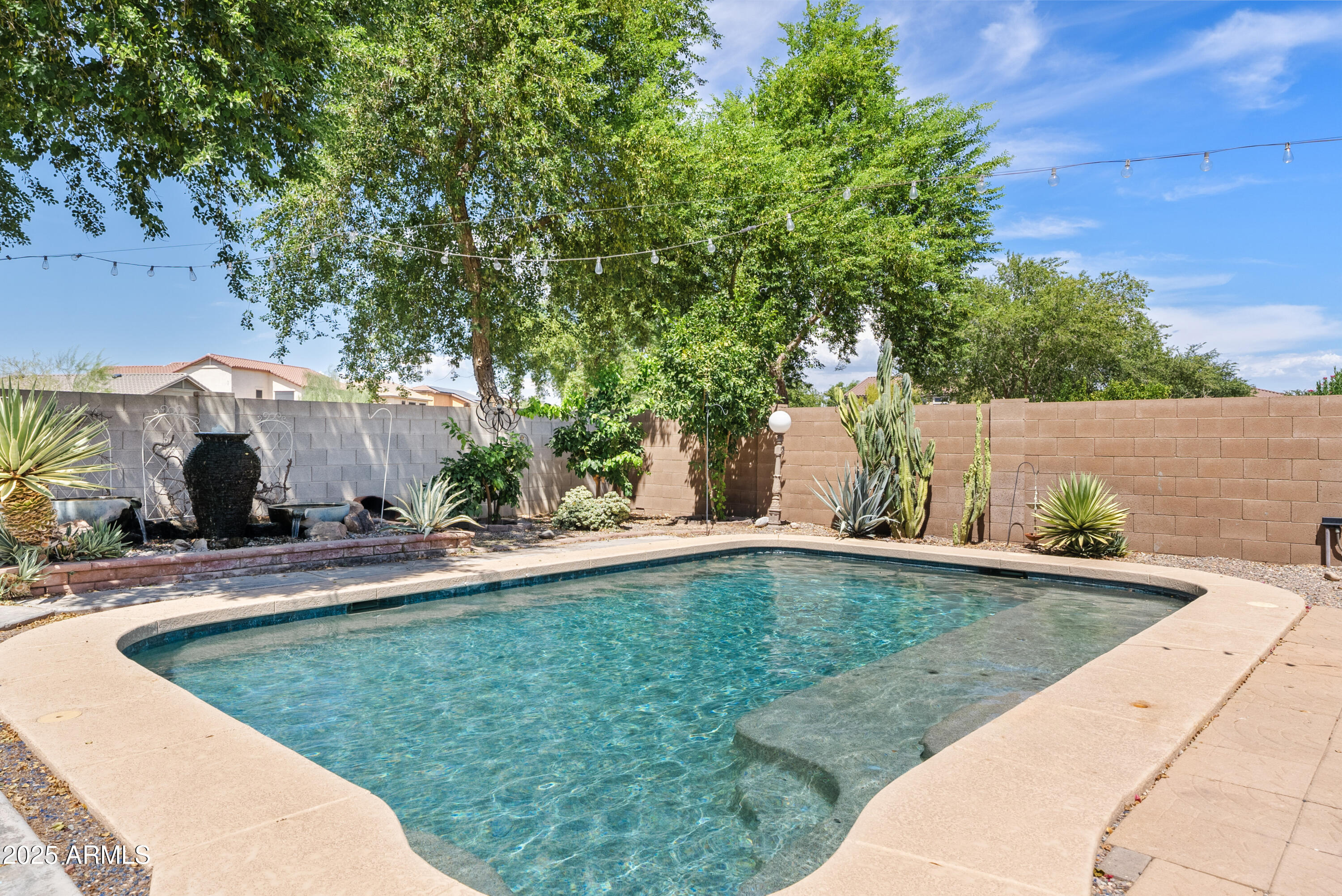 3850 E Longhorn Street