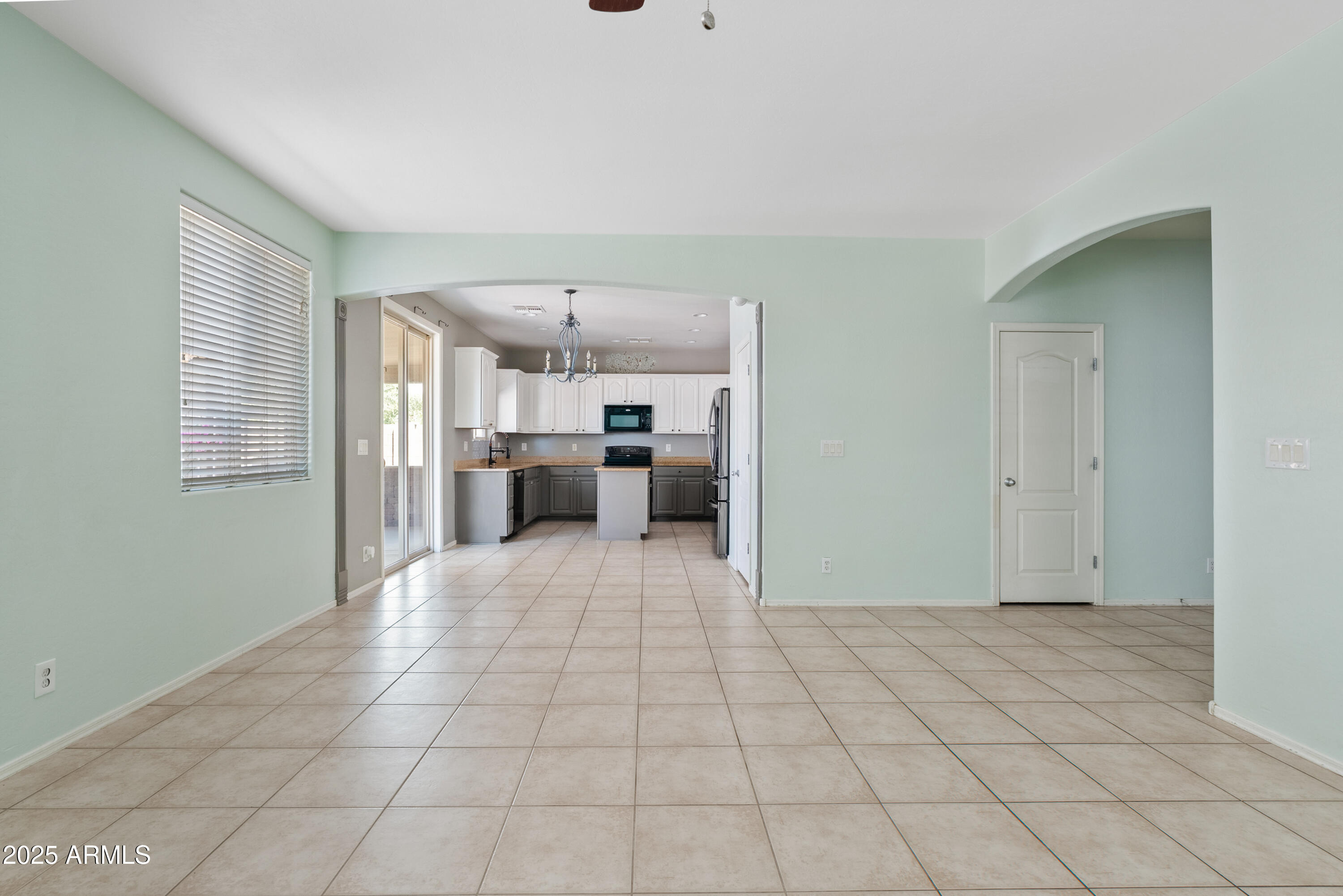 3850 E Longhorn Street