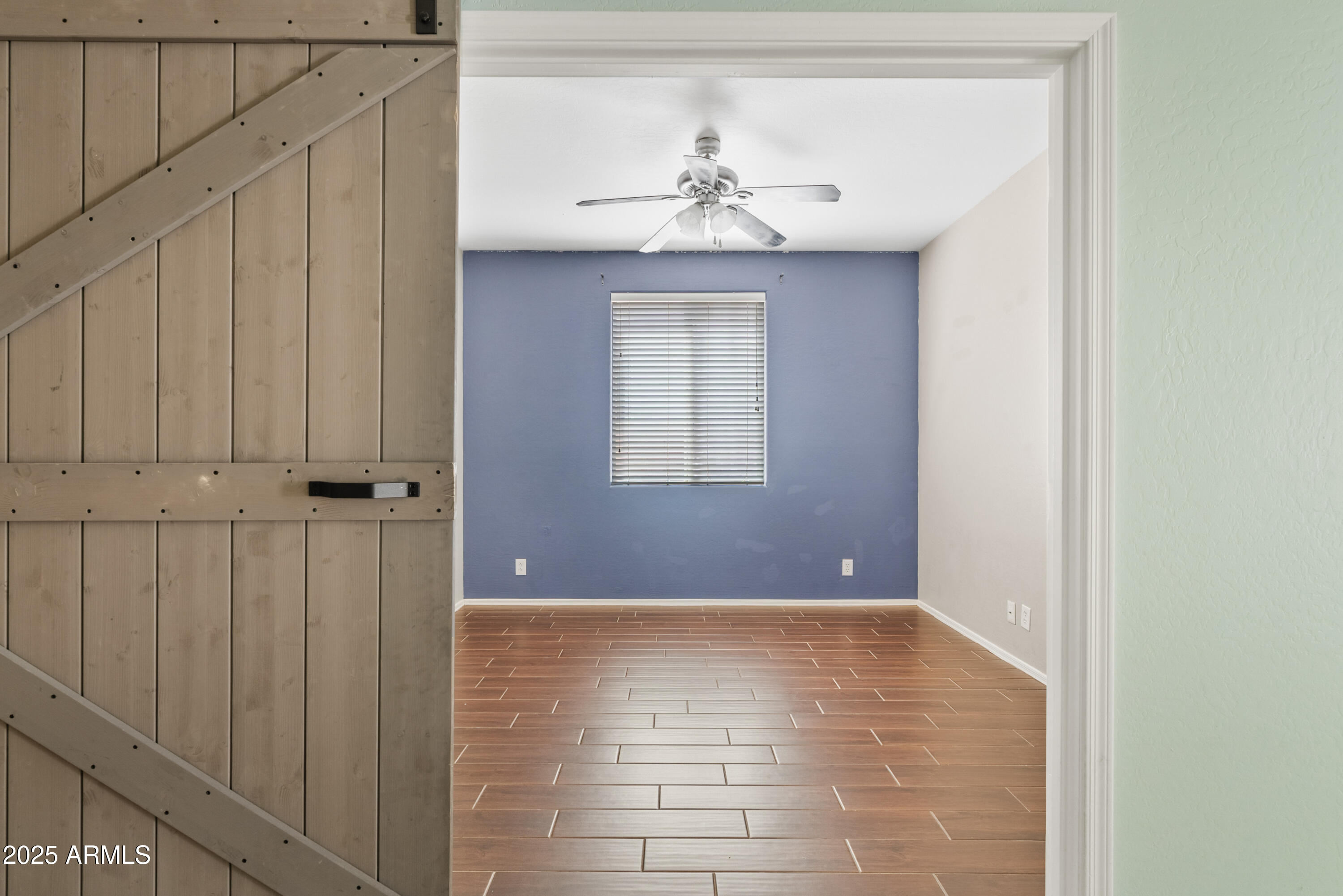 3850 E Longhorn Street