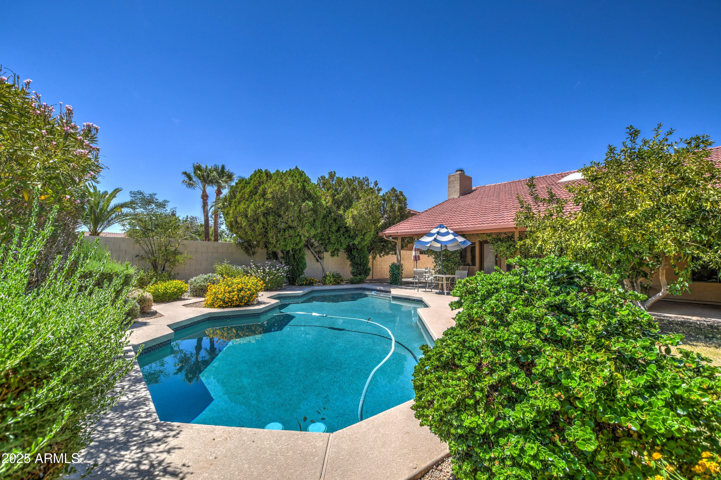 6009 E MONTE CRISTO Avenue