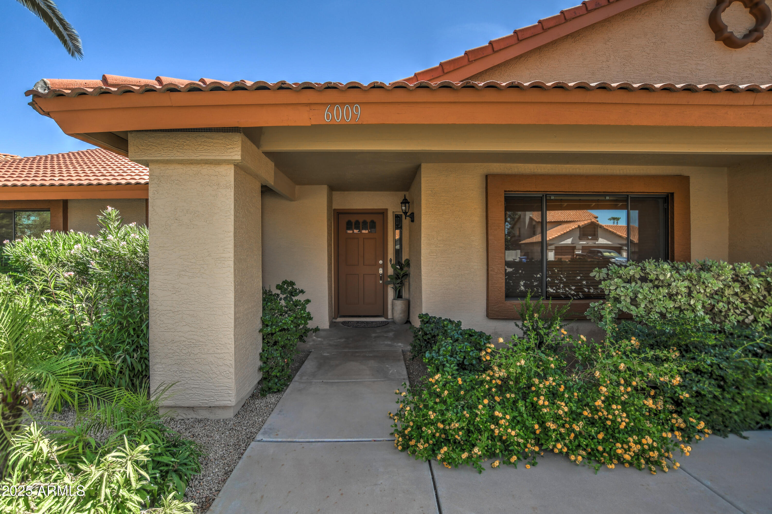 6009 E MONTE CRISTO Avenue