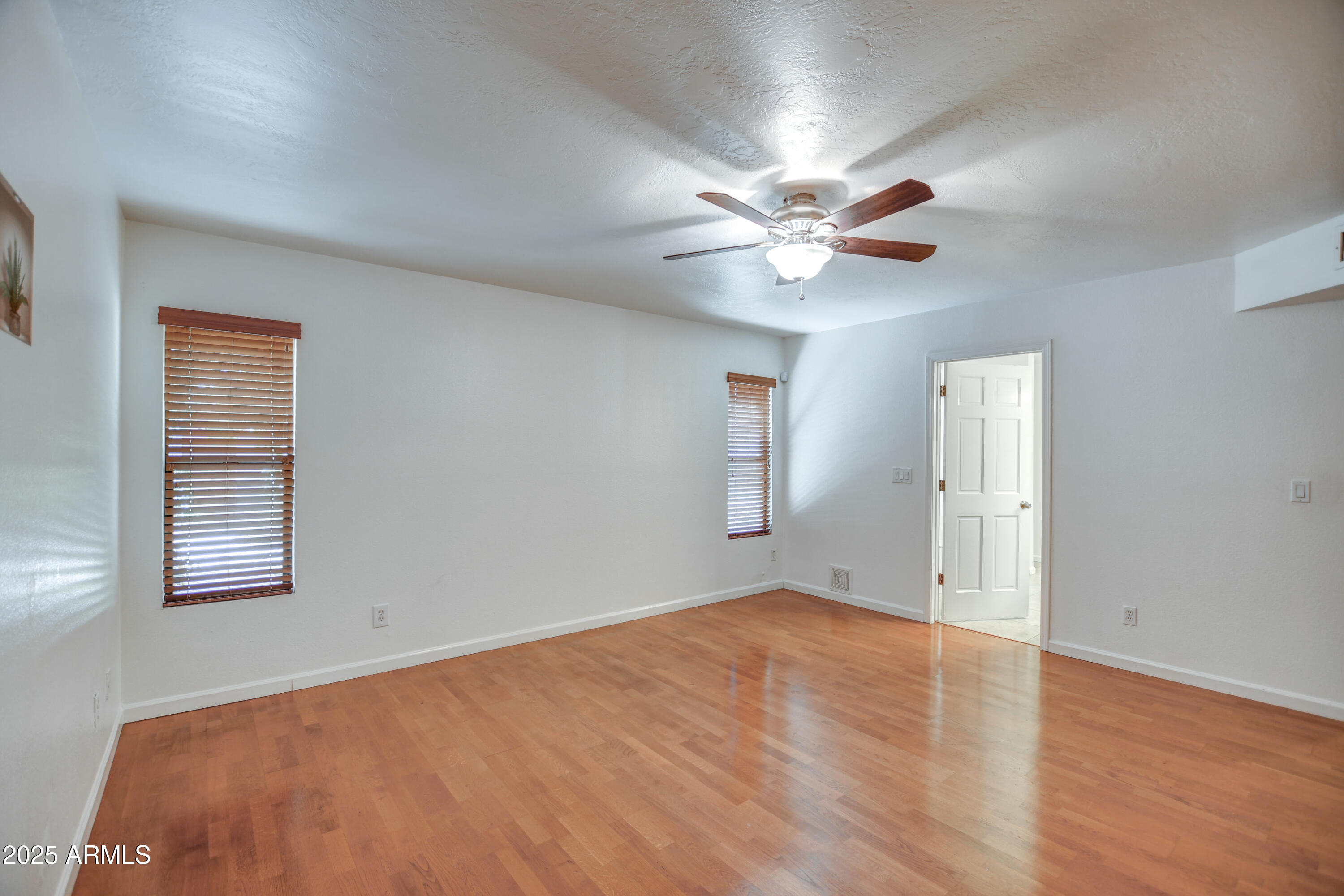 6009 E MONTE CRISTO Avenue