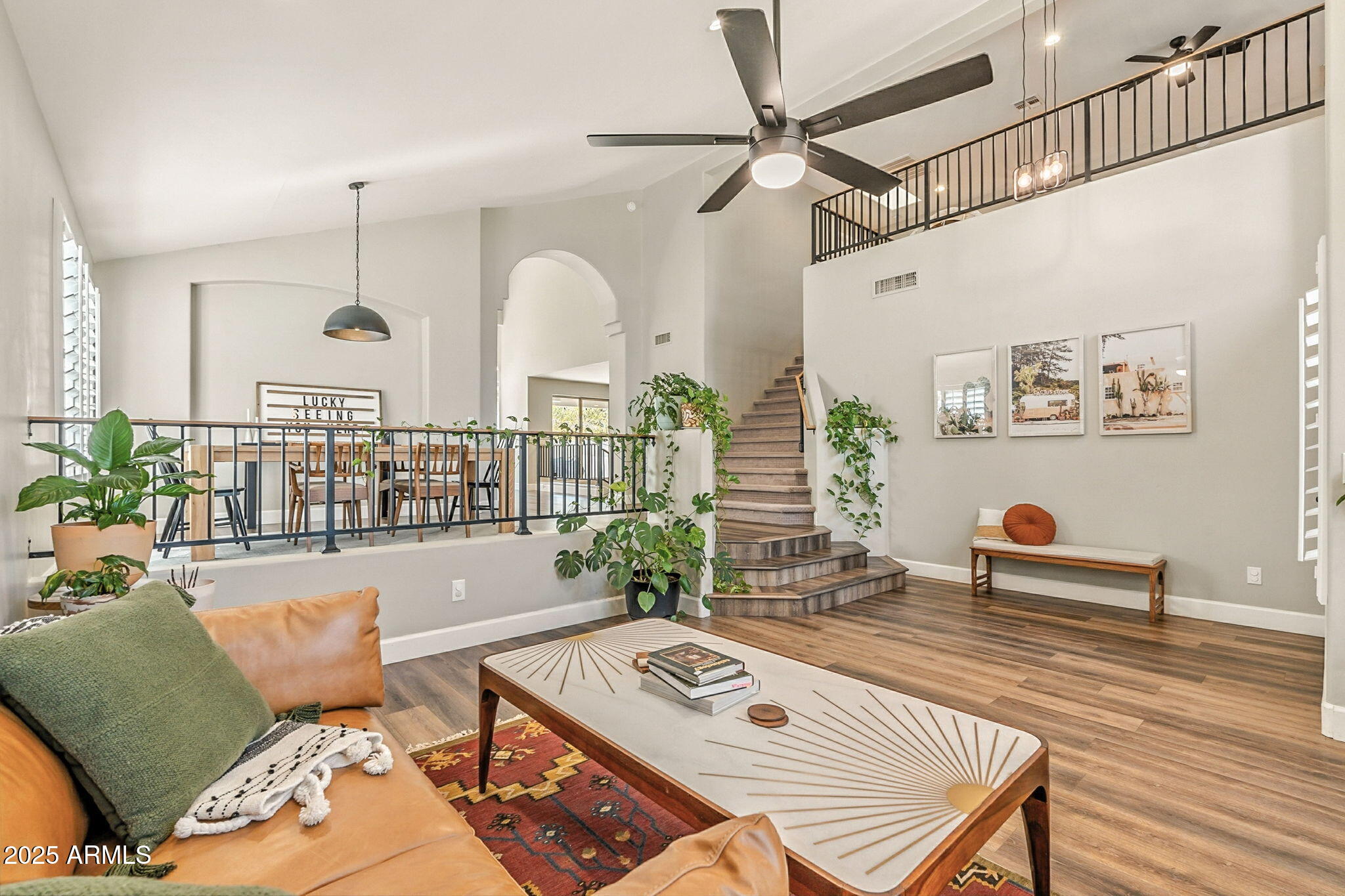 150 W SHEFFIELD Avenue