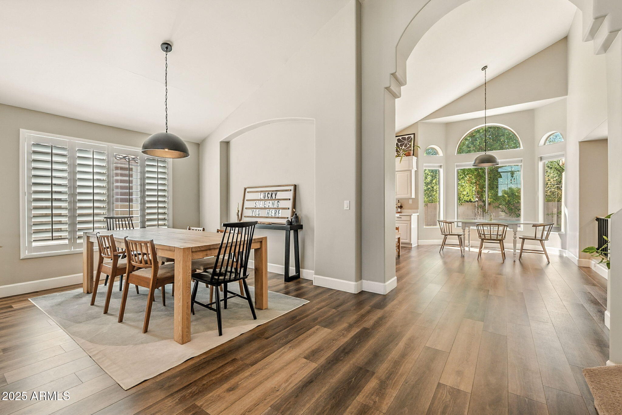 150 W SHEFFIELD Avenue