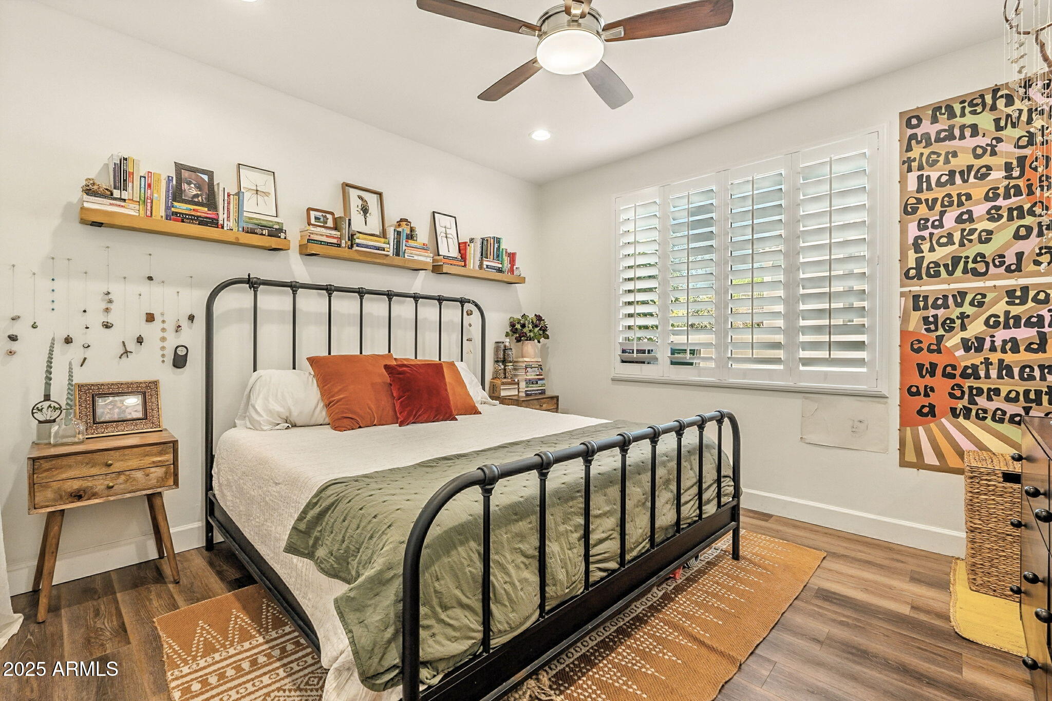 150 W SHEFFIELD Avenue