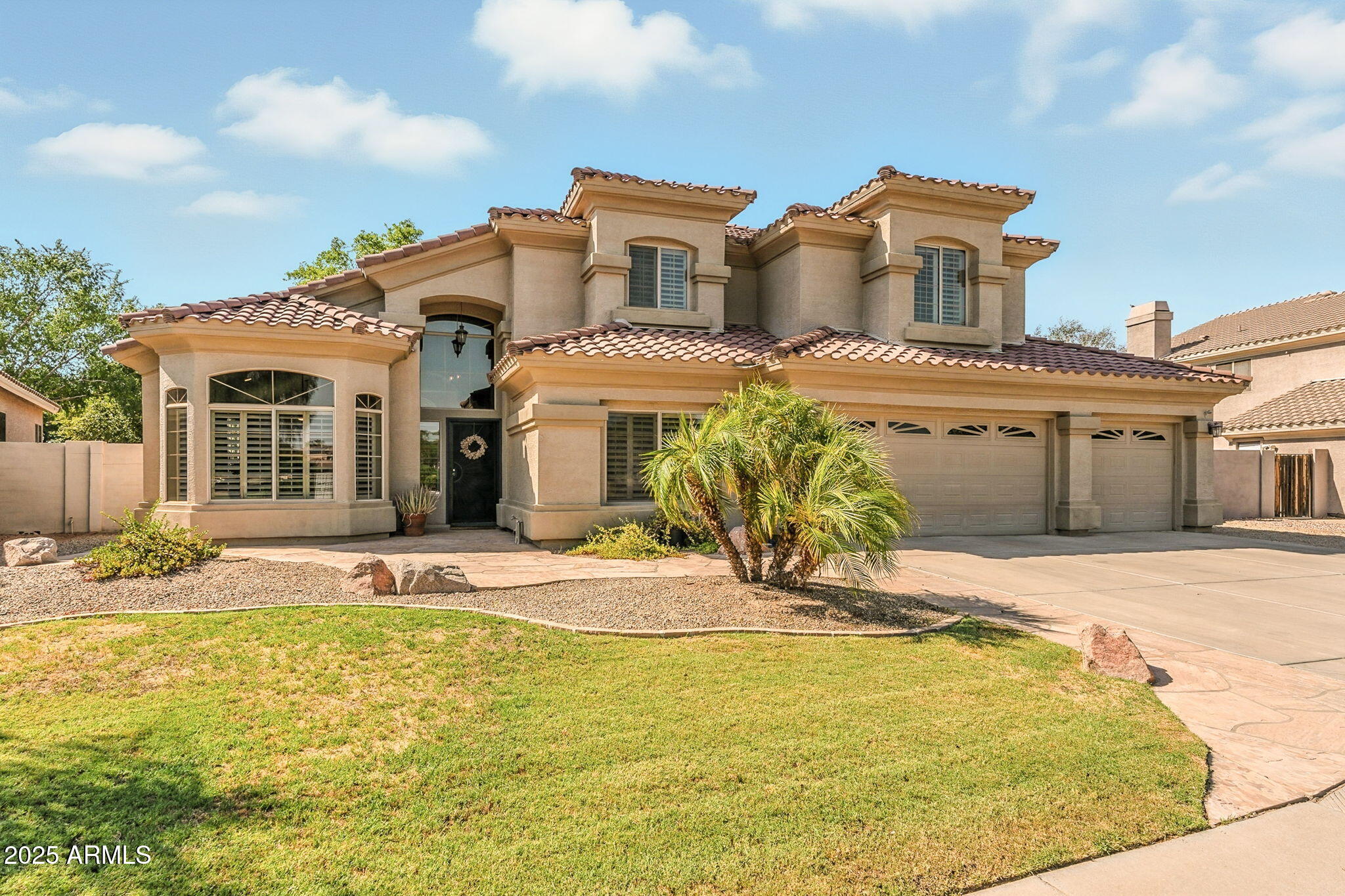 150 W SHEFFIELD Avenue