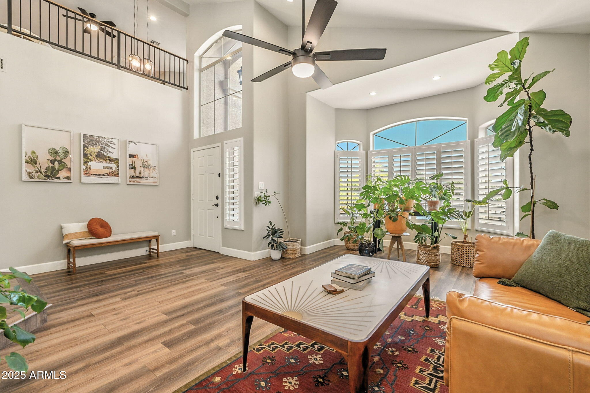 150 W SHEFFIELD Avenue