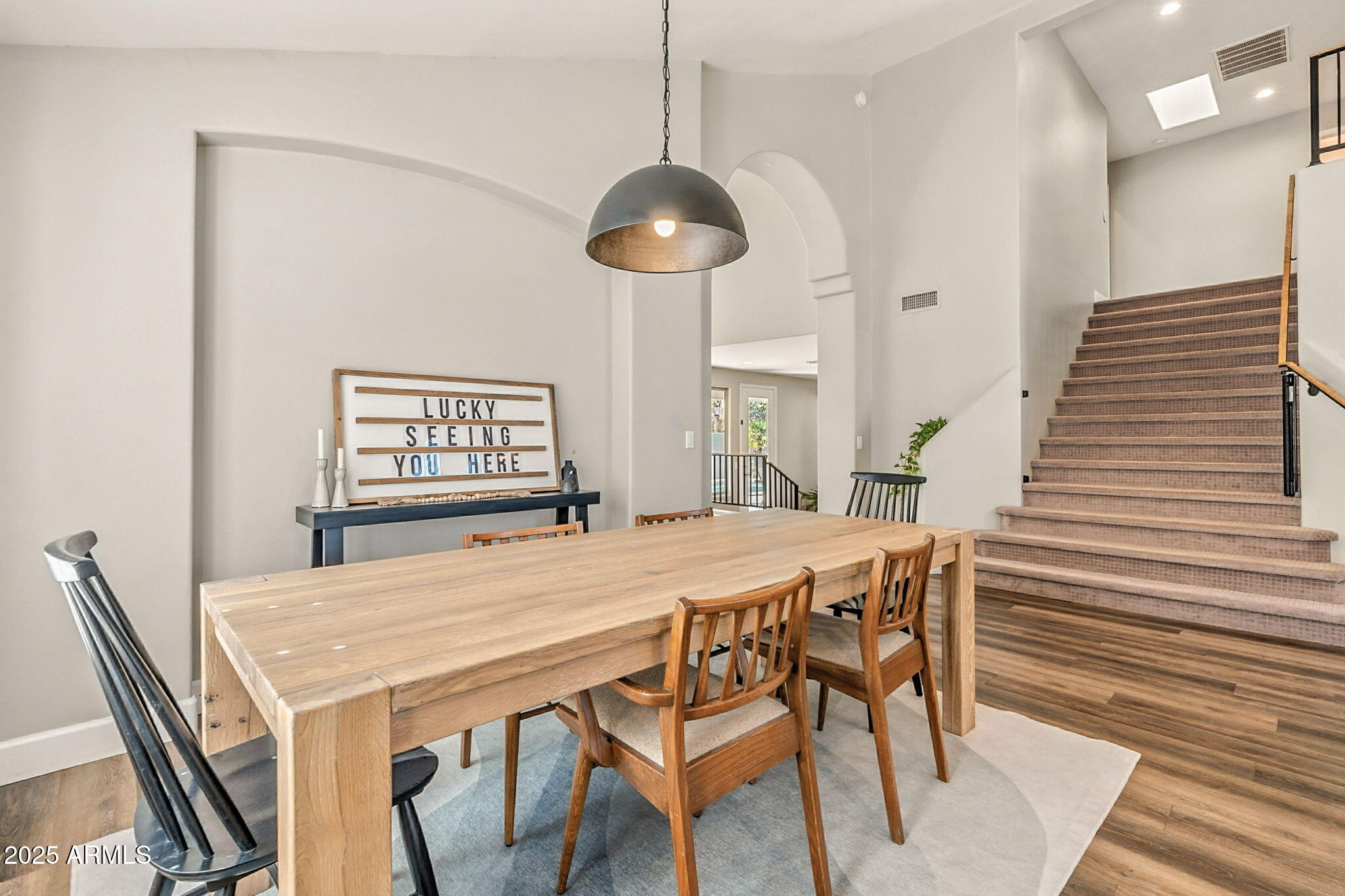 150 W SHEFFIELD Avenue