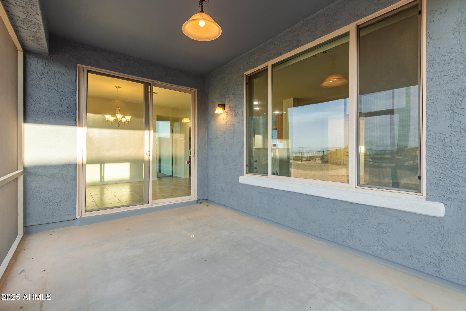 384 W BISMARK Street