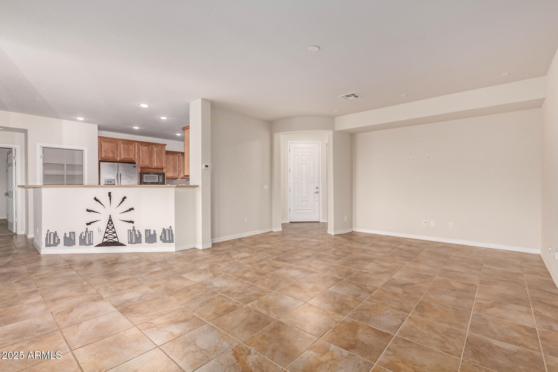 384 W BISMARK Street