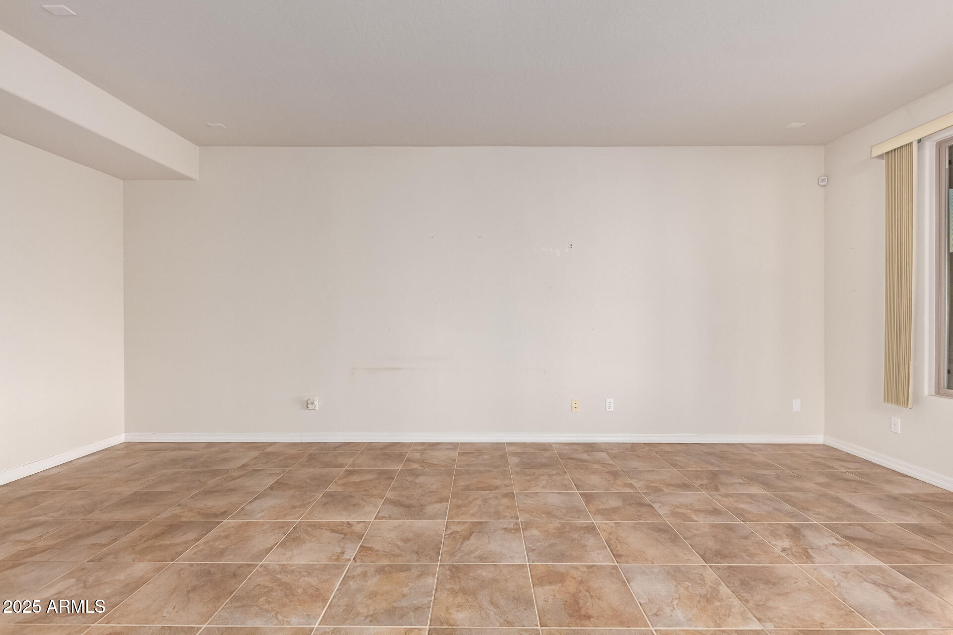 384 W BISMARK Street