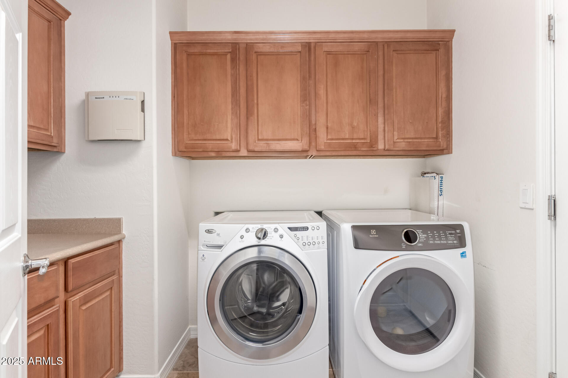 384 W BISMARK Street