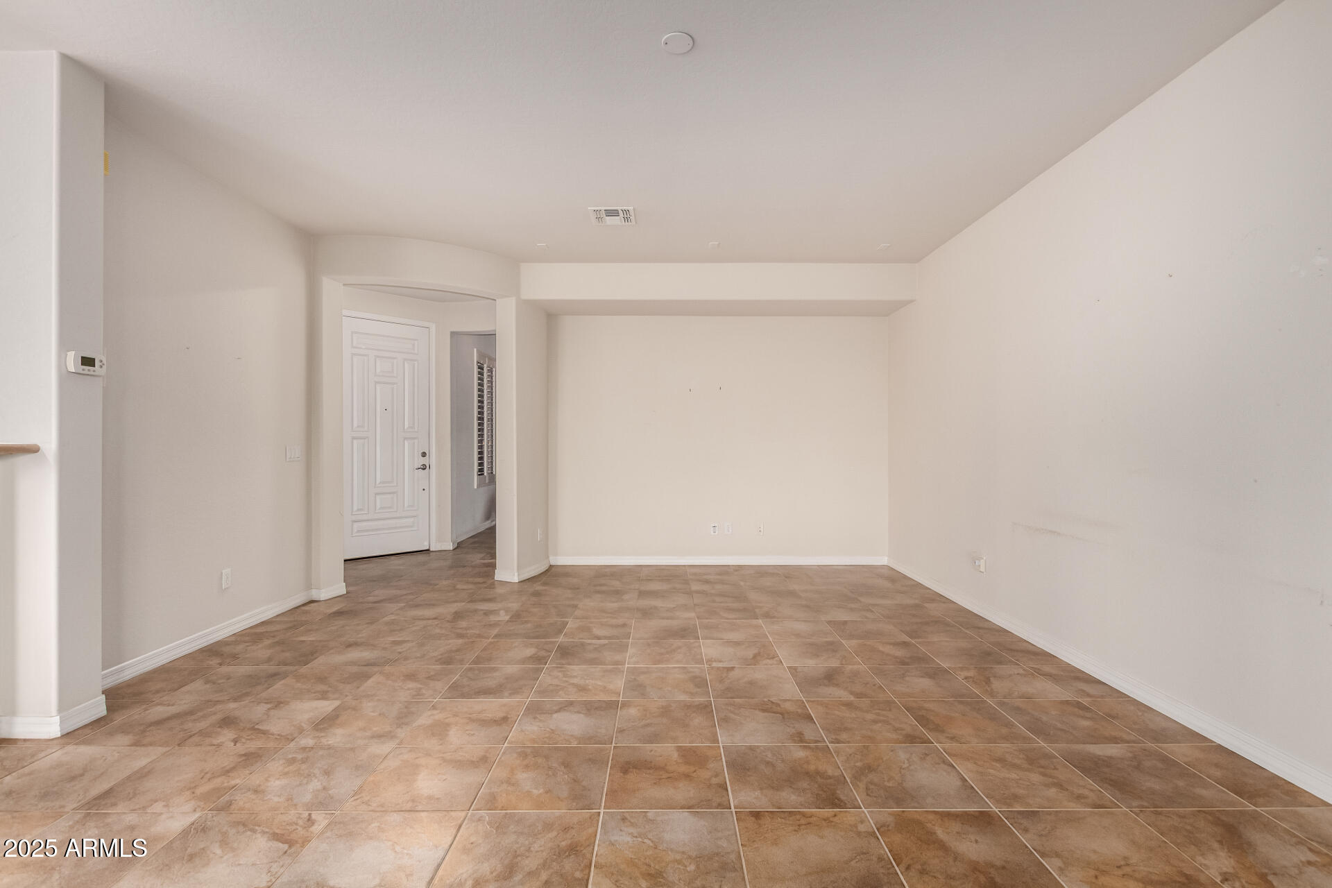 384 W BISMARK Street