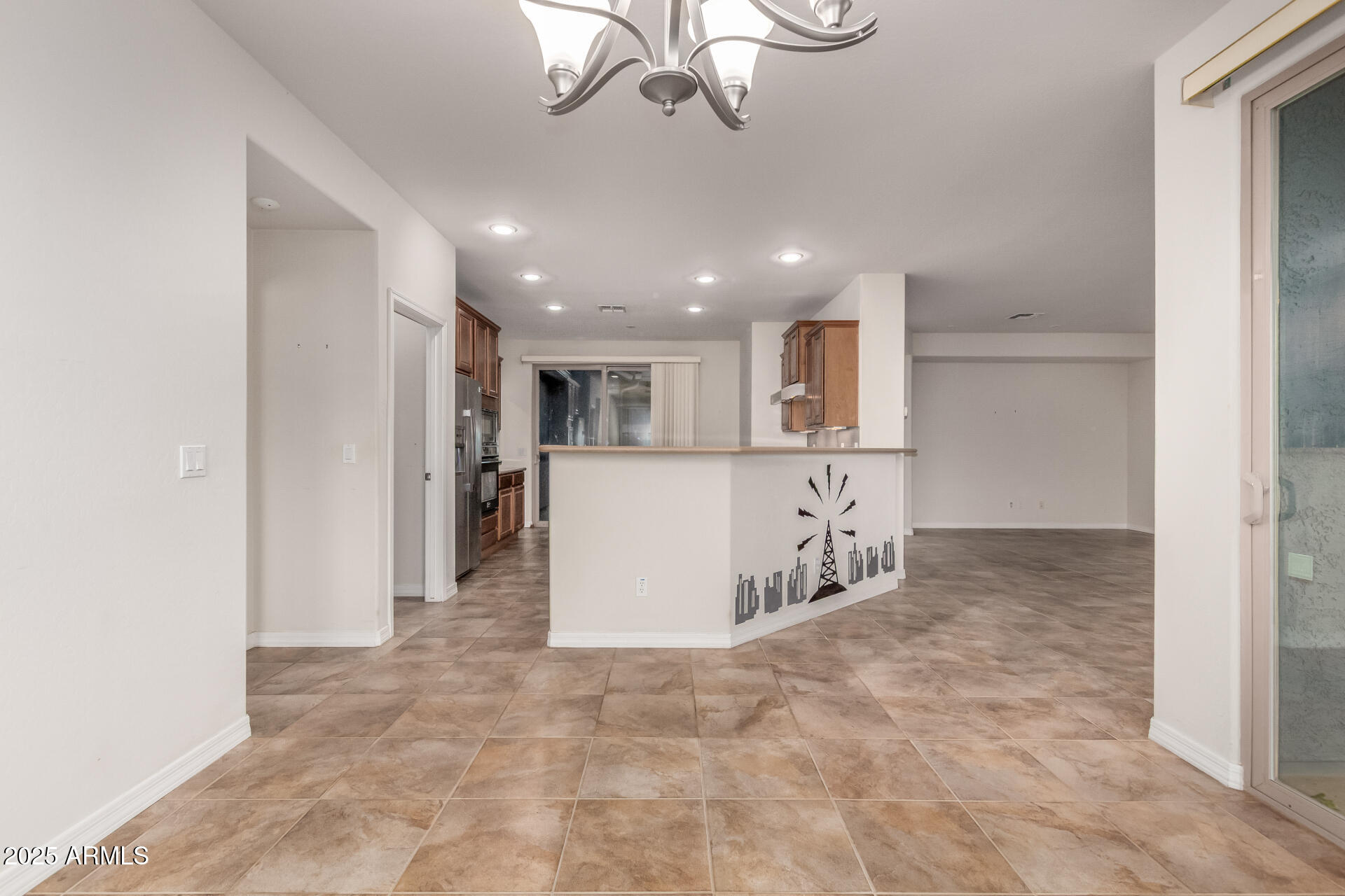 384 W BISMARK Street