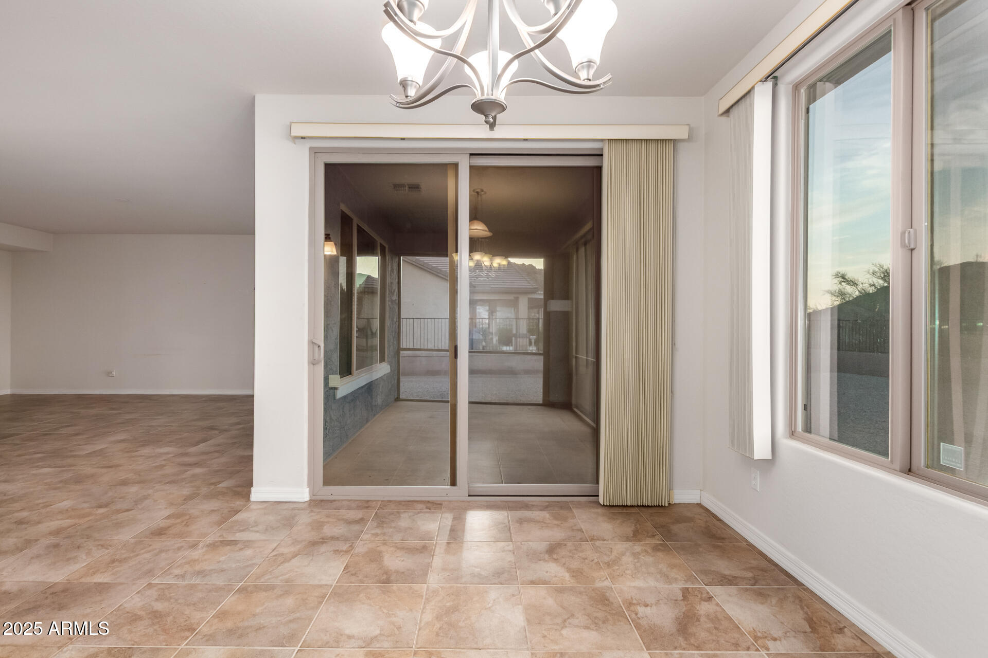 384 W BISMARK Street