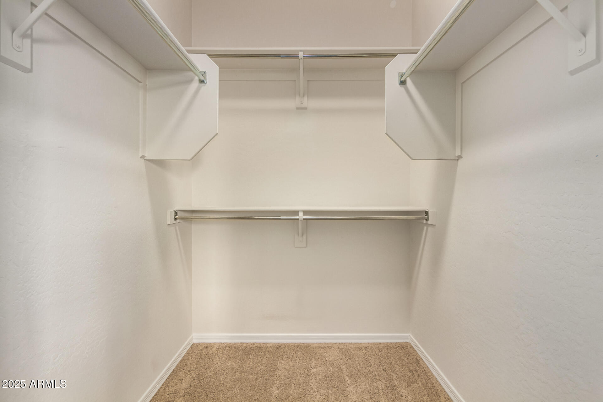 384 W BISMARK Street