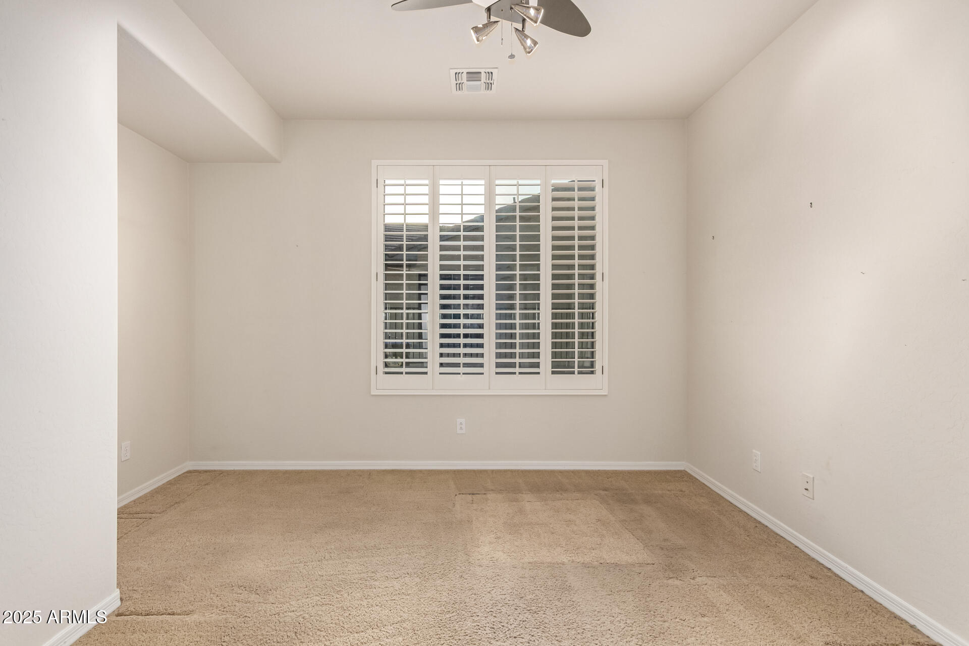 384 W BISMARK Street