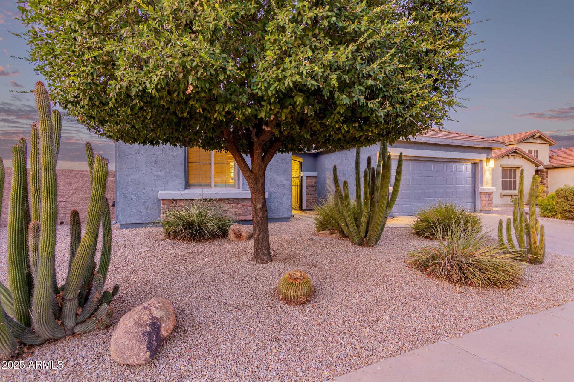 384 W BISMARK Street