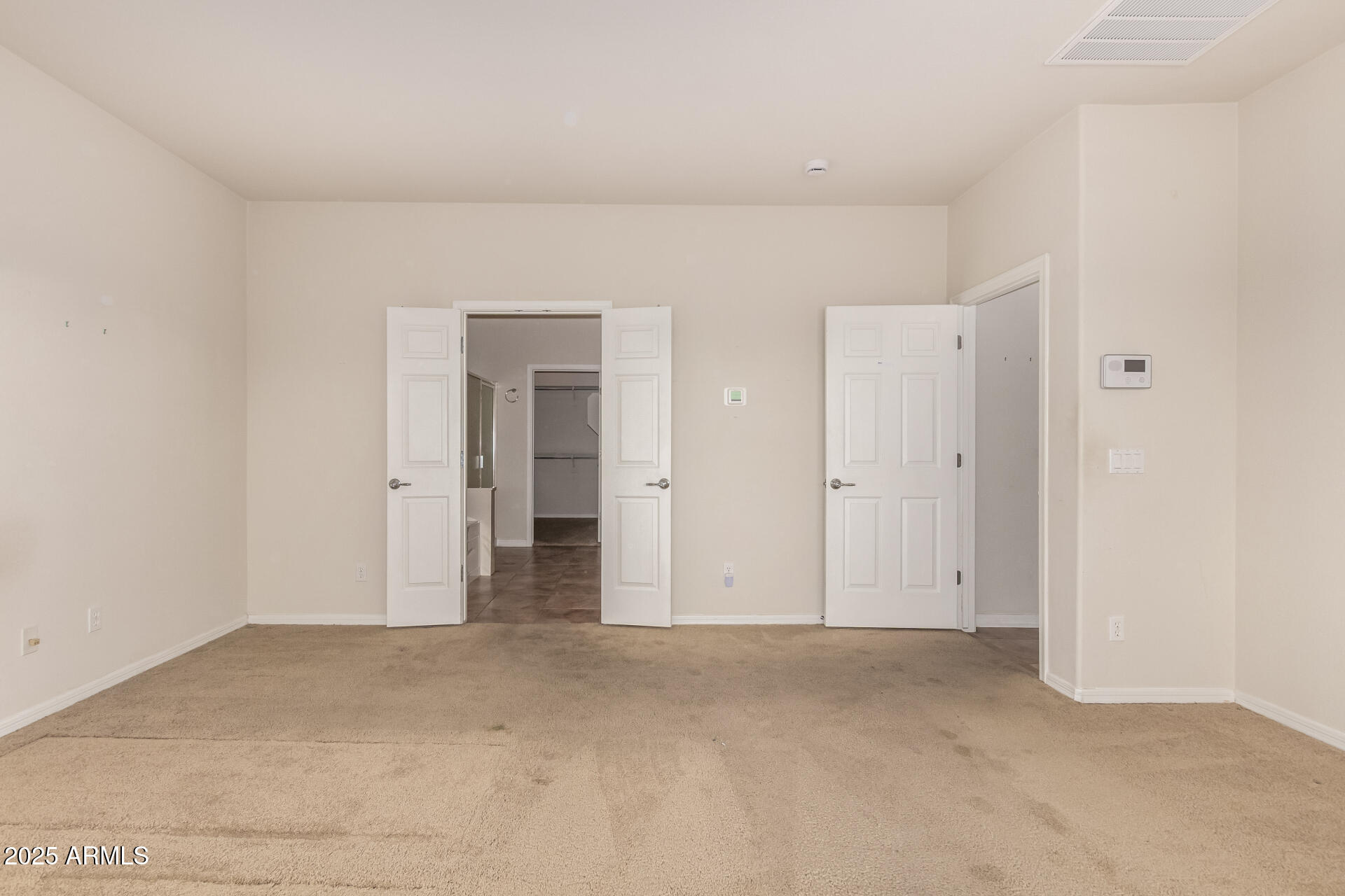 384 W BISMARK Street