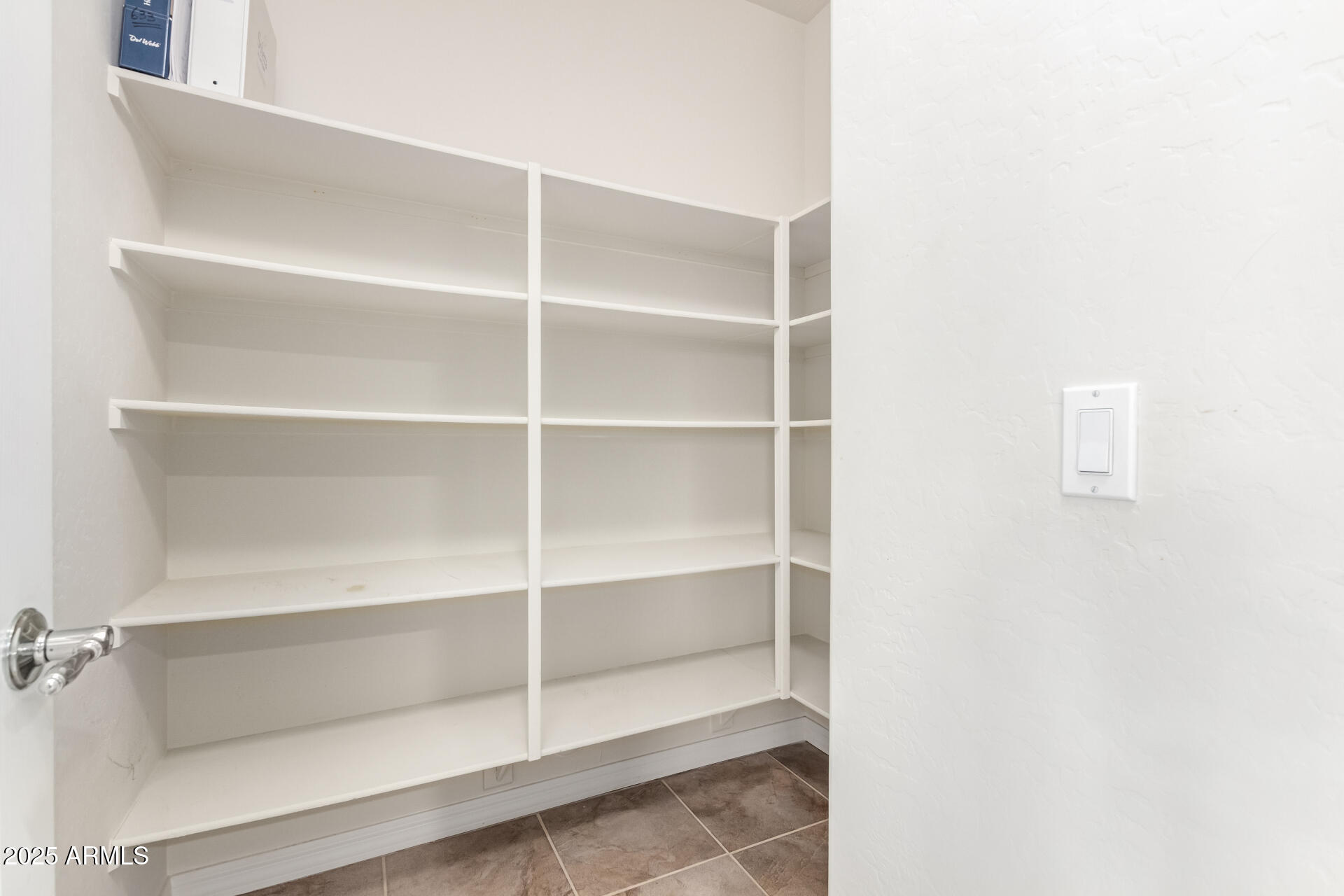 384 W BISMARK Street