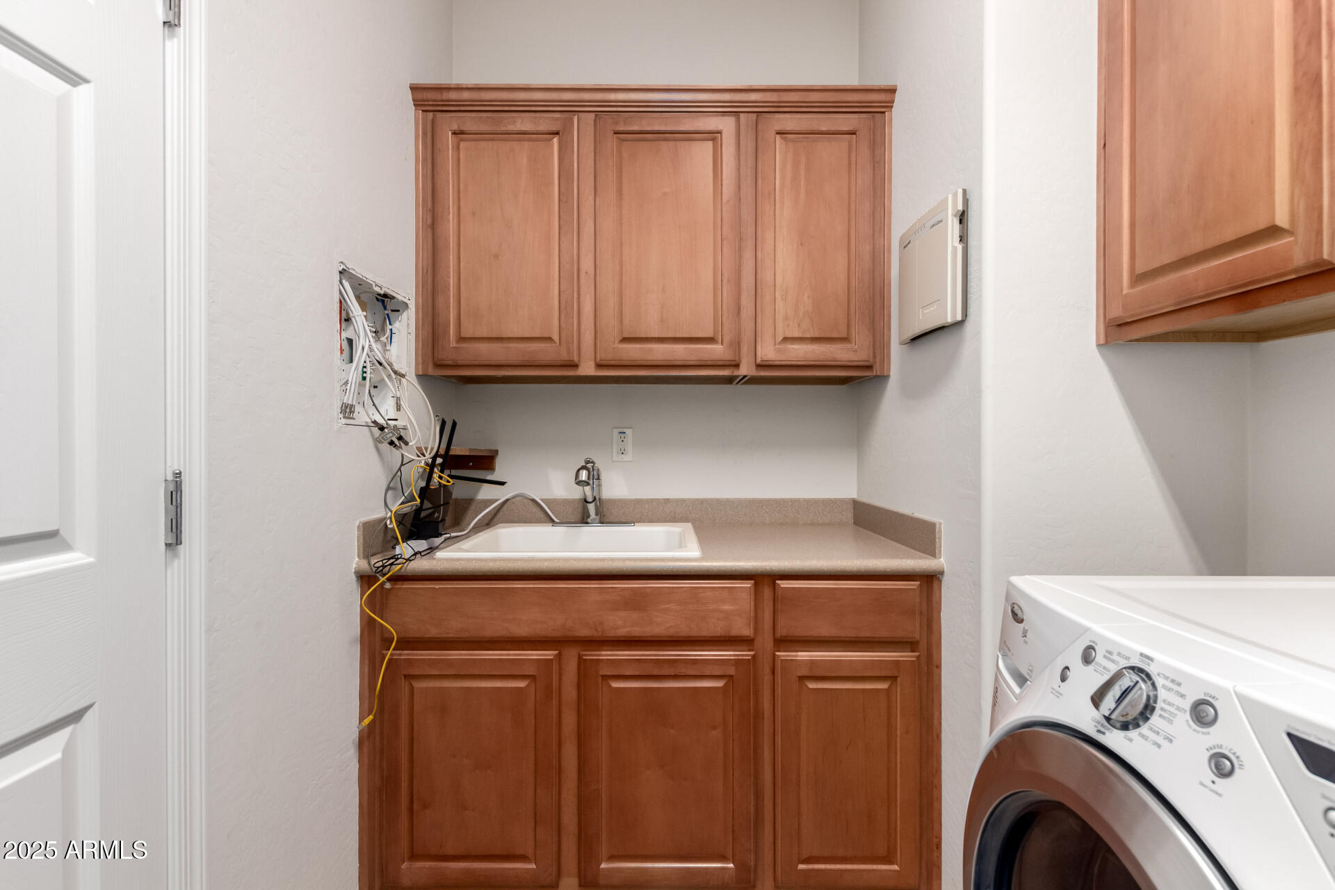 384 W BISMARK Street